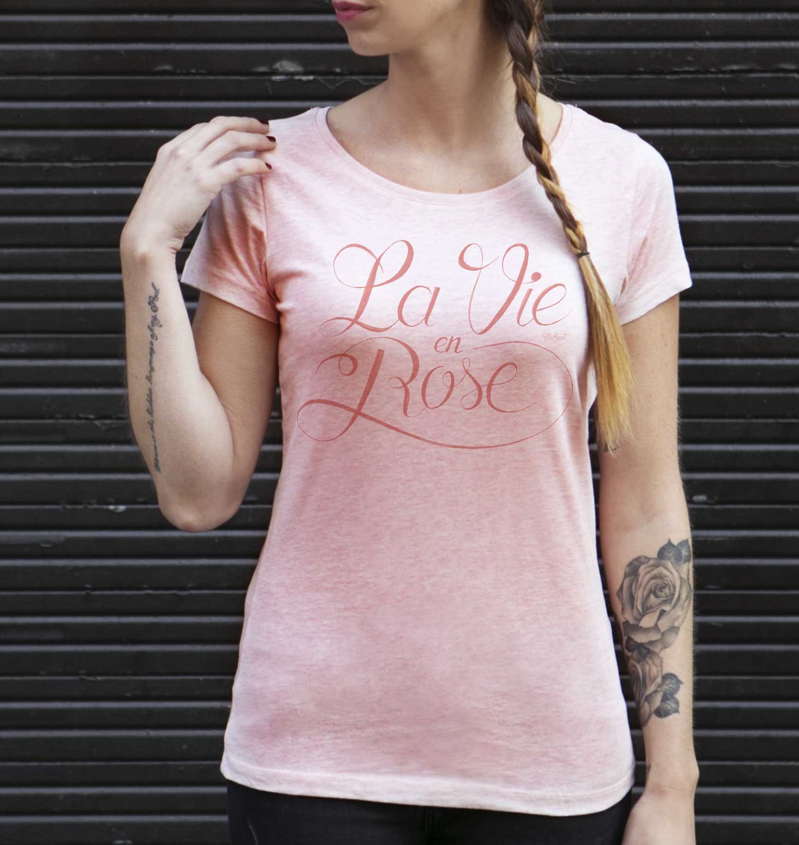 T-shirt Femme La Vie en Rose de couleur Rose chiné par Flowhynot