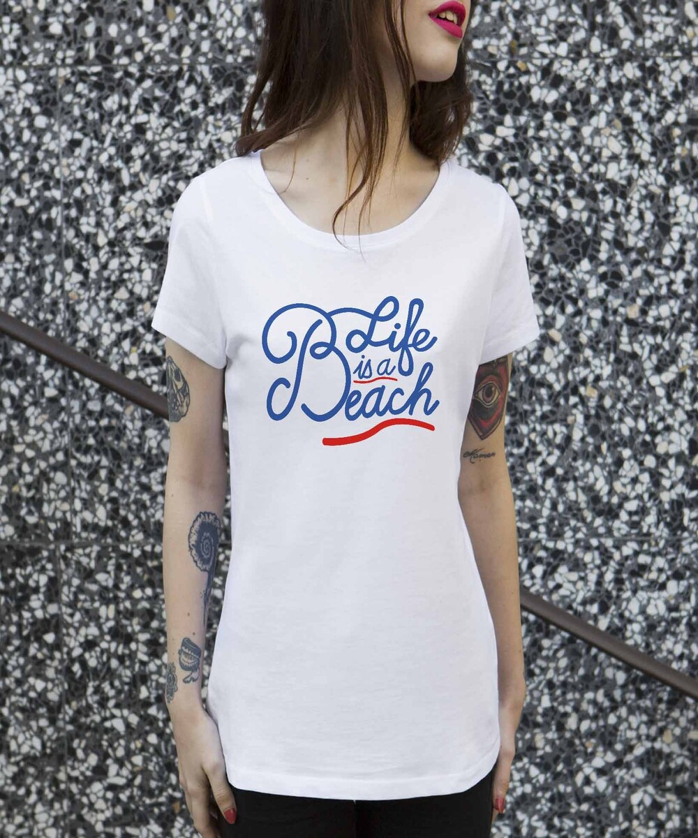 T-shirt pour Femme Femme Life is a Beach de couleur Blanc