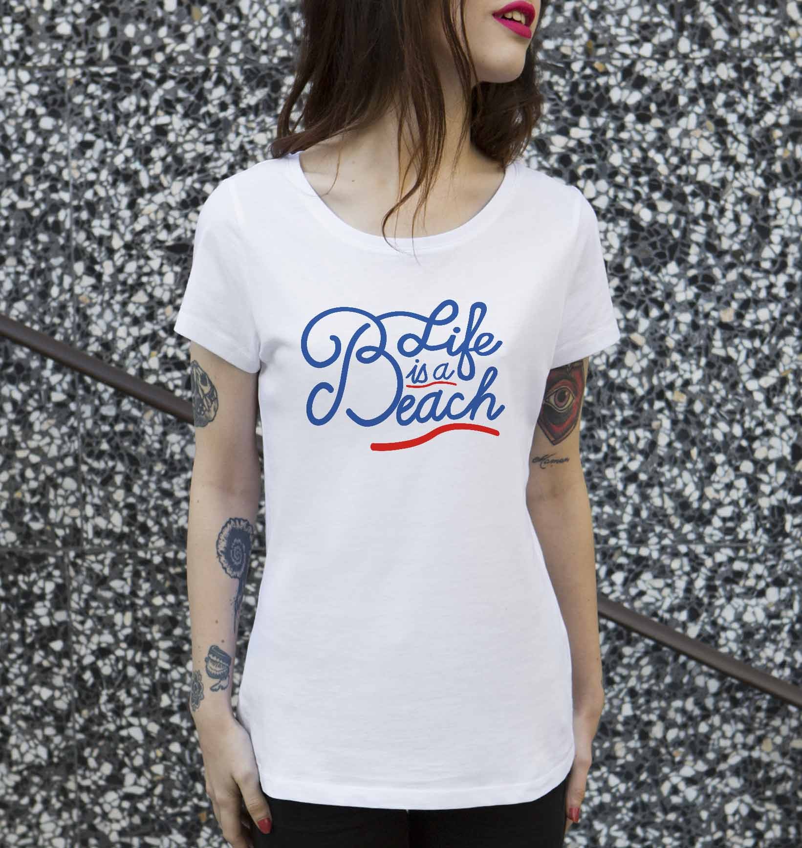 T-shirt Femme Life is a Beach de couleur Blanc par Vague A L'Âme