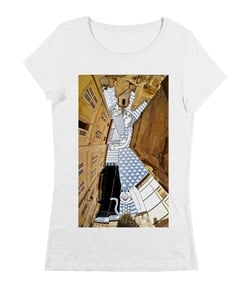 T-shirt Femme avec un Femme Ciel d'Avignon Grafitee