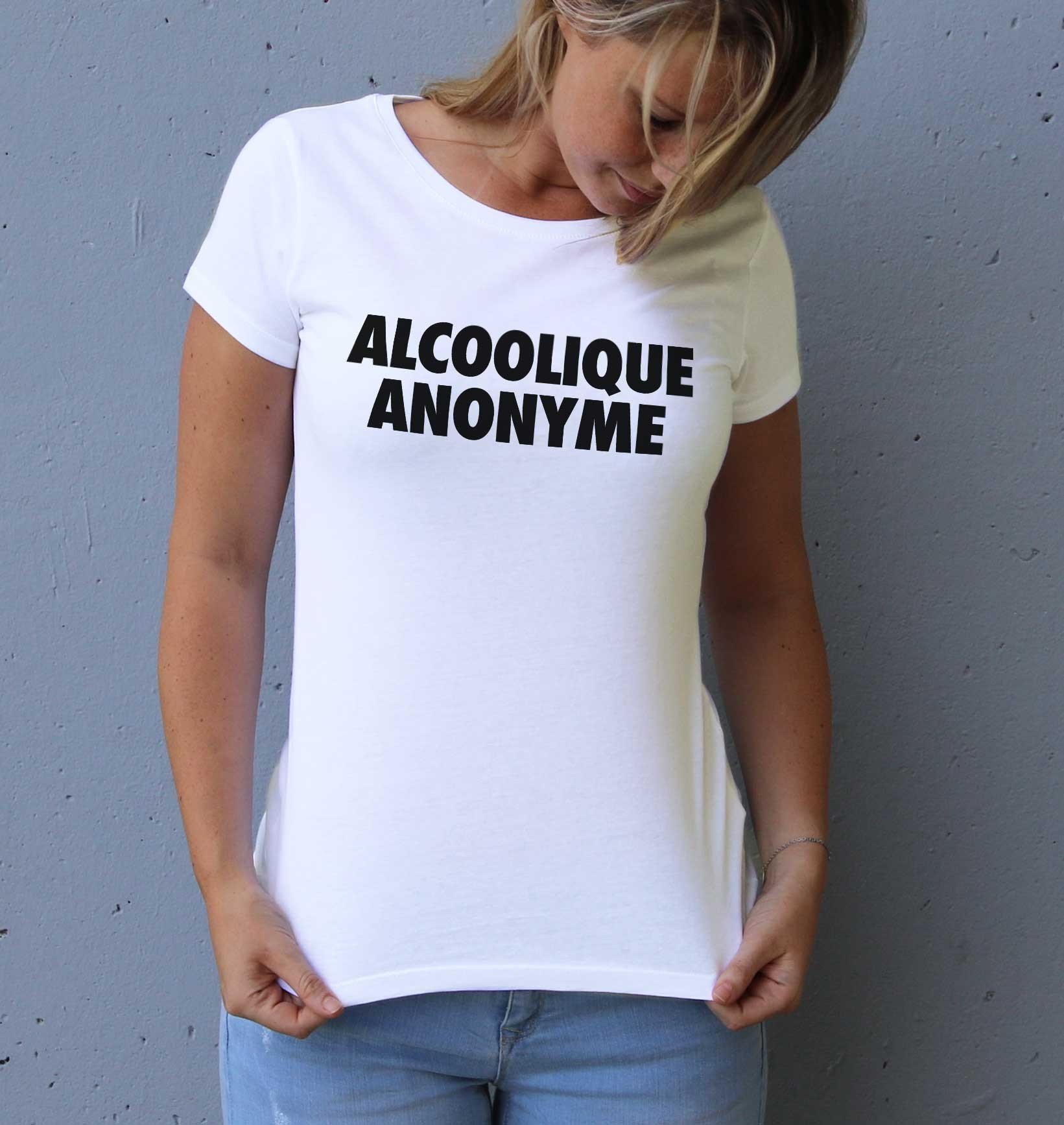 T-shirt Femme Alcoolique Anonyme de couleur Blanc