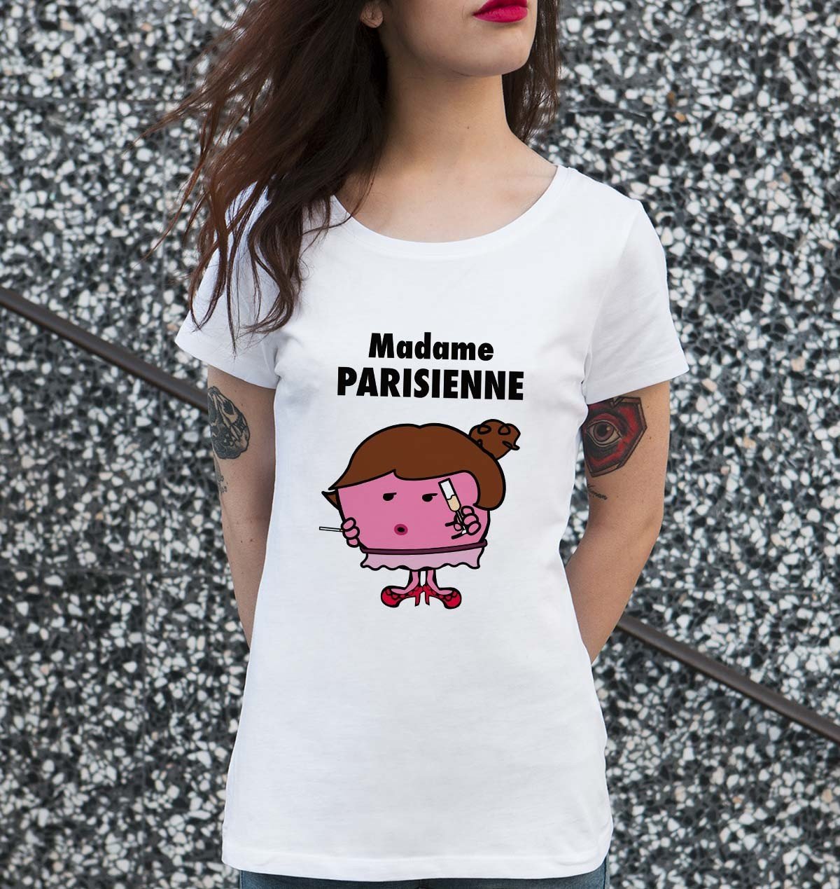 T-shirt Femme avec un Madame La Parisienne Grafitee