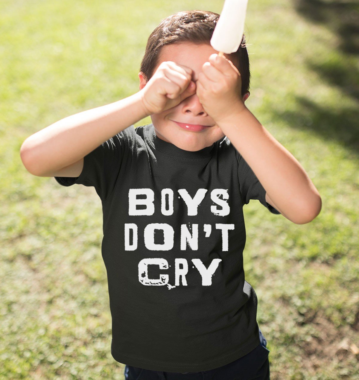 T-shirt Enfants avec un Boys don't cry Grafitee