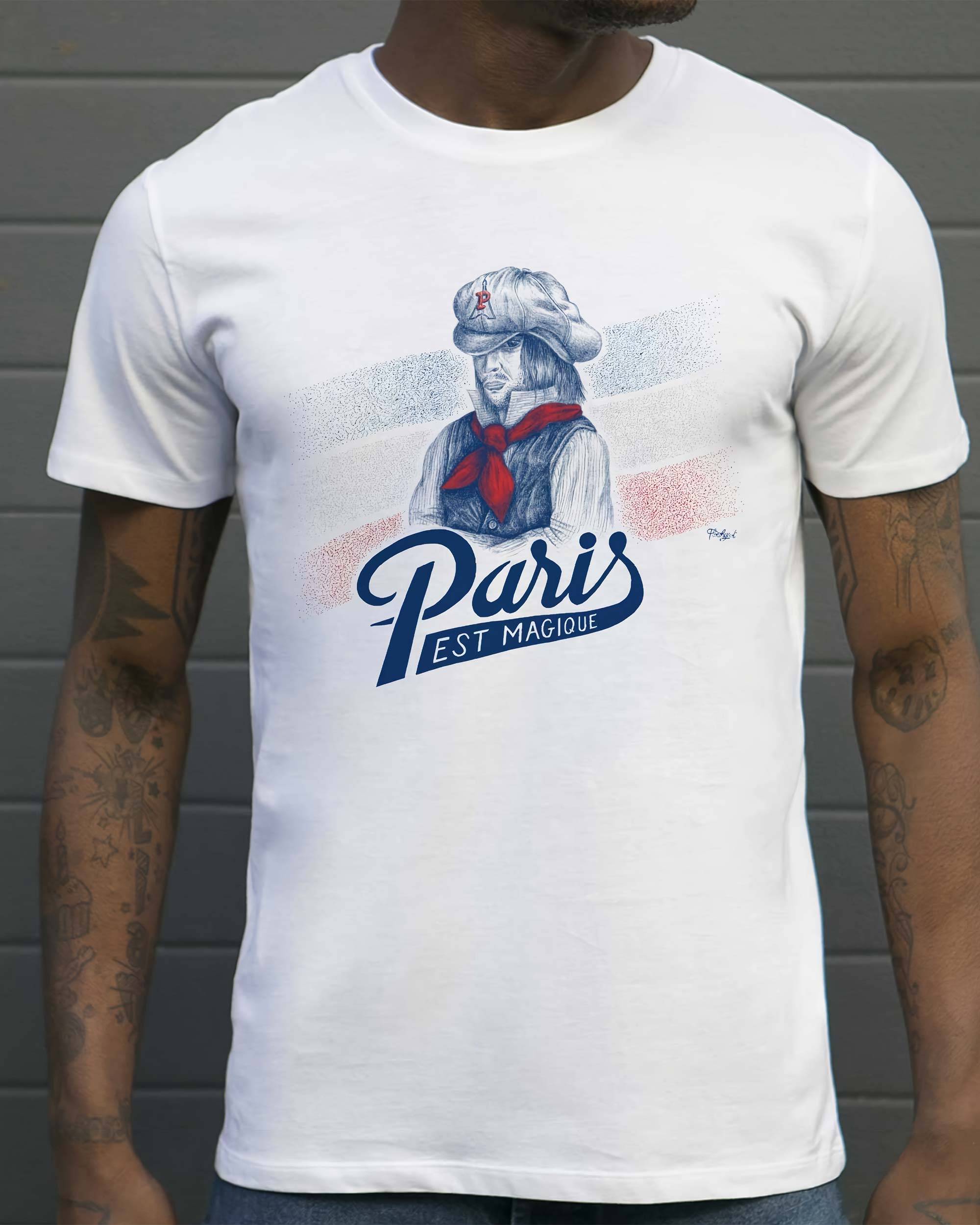 T-shirt Paris est Magique de couleur Blanc par La Vie En Bleu