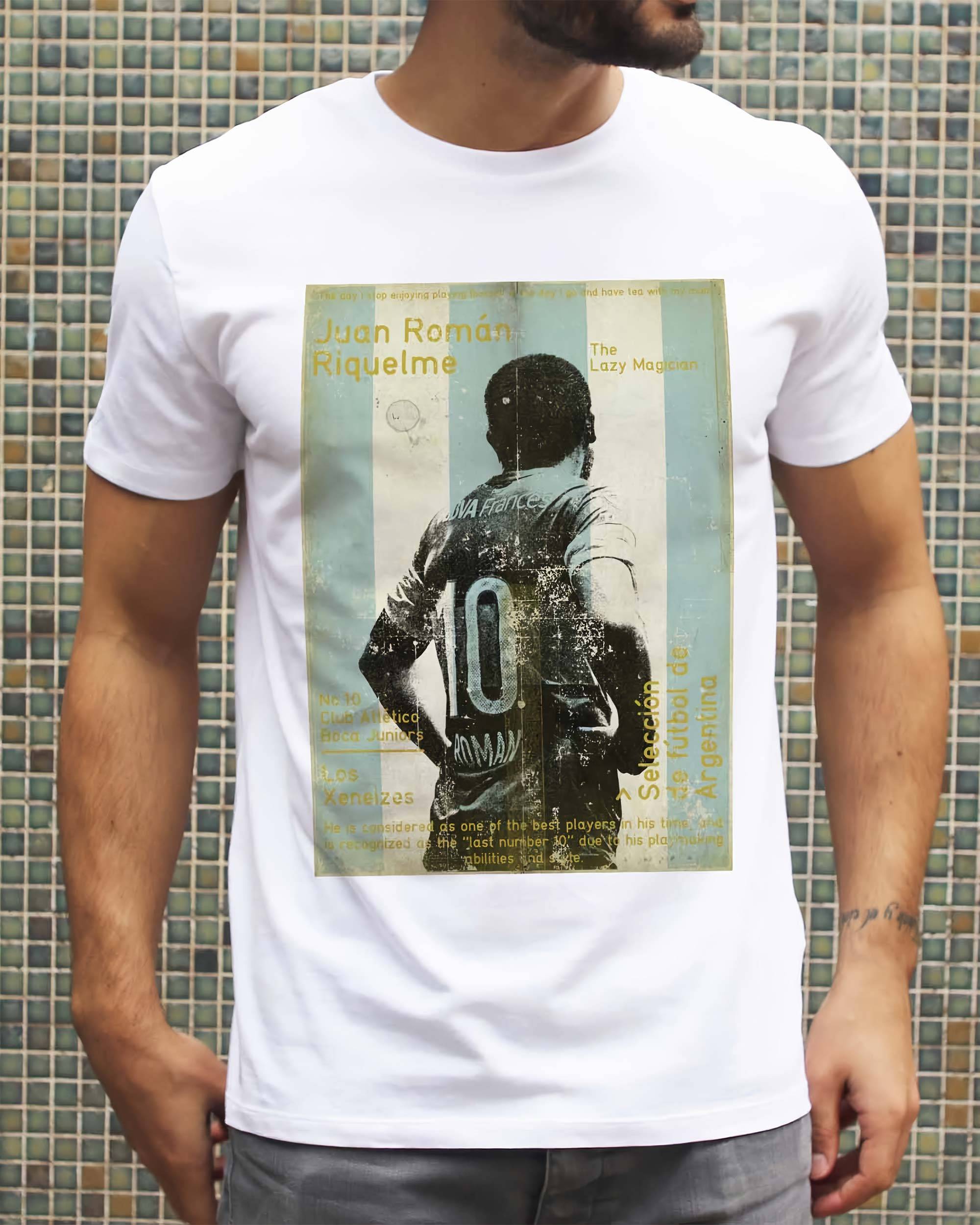 T-shirt Riquelme Argentine de couleur Blanc par Sucker For Soccer