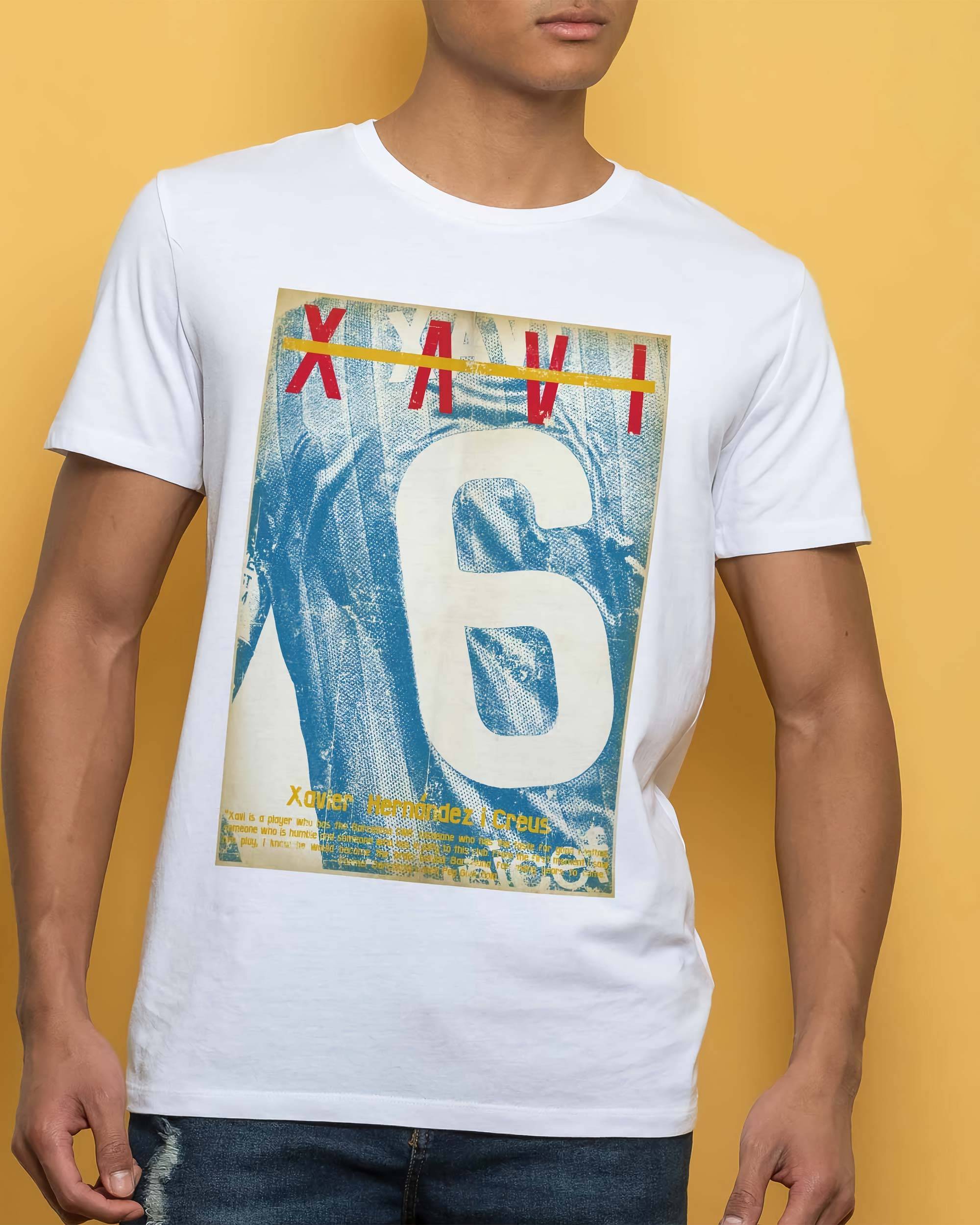 T-shirt Xavi Maquina de couleur Blanc par Sucker For Soccer