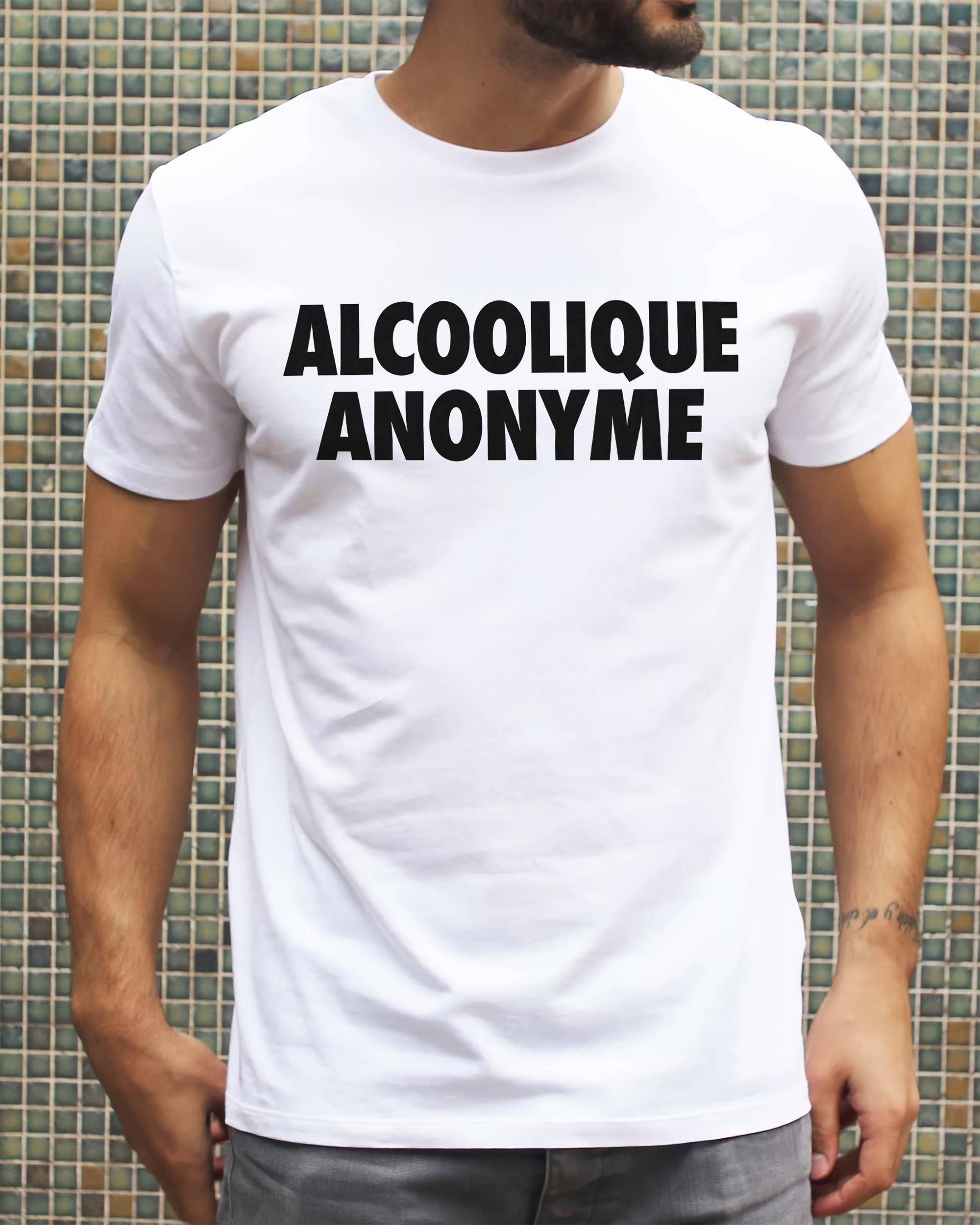 T-shirt Alcoolique Anonyme de couleur Blanc