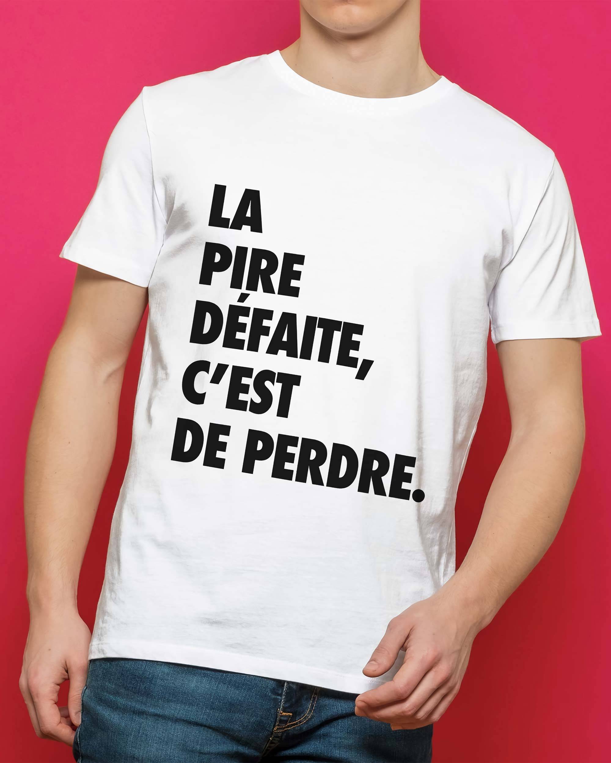 T-shirt La Pire Défaite C'est De Perdre de couleur Blanc