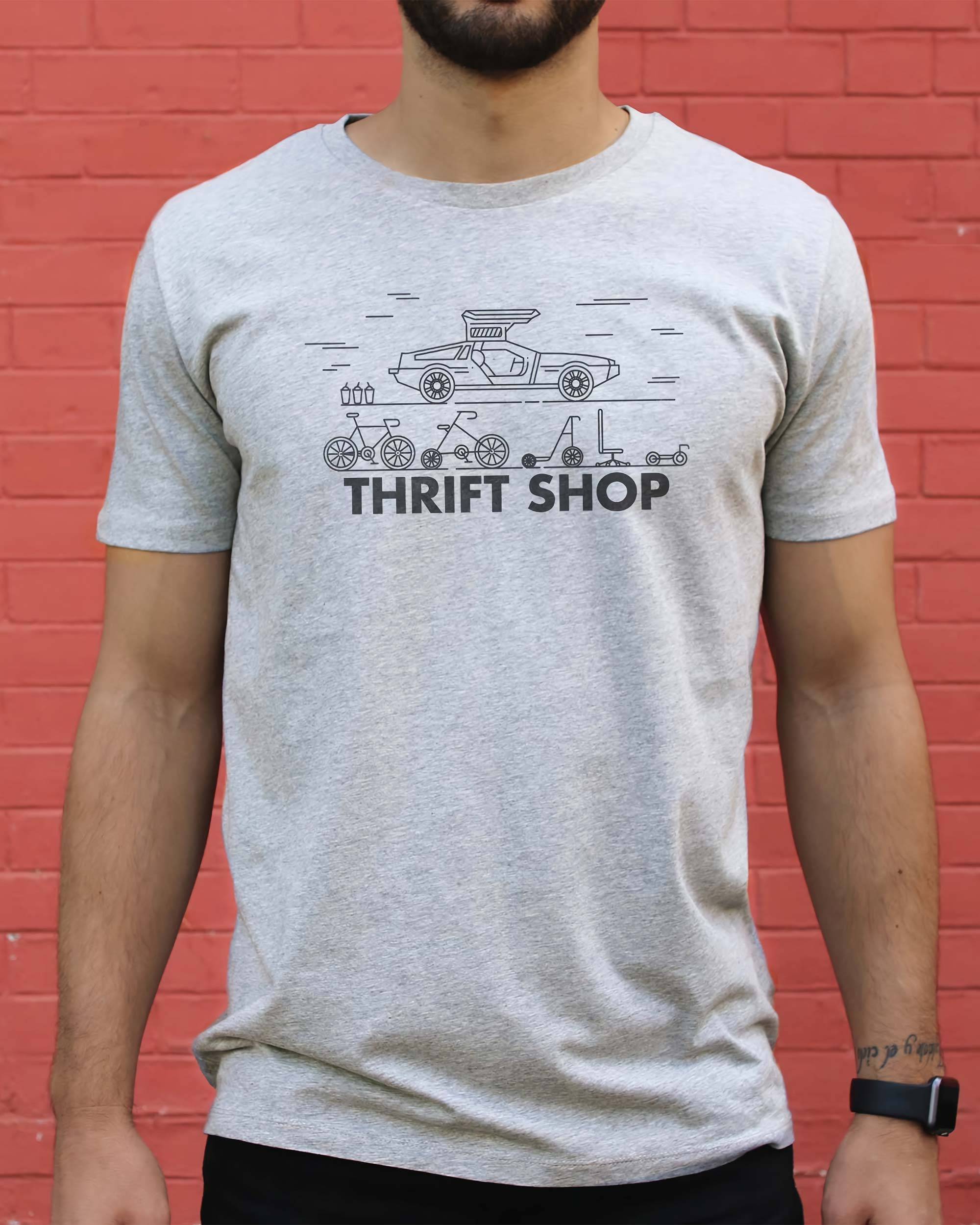 T-shirt Thrift Shop de couleur Blanc par Catchy