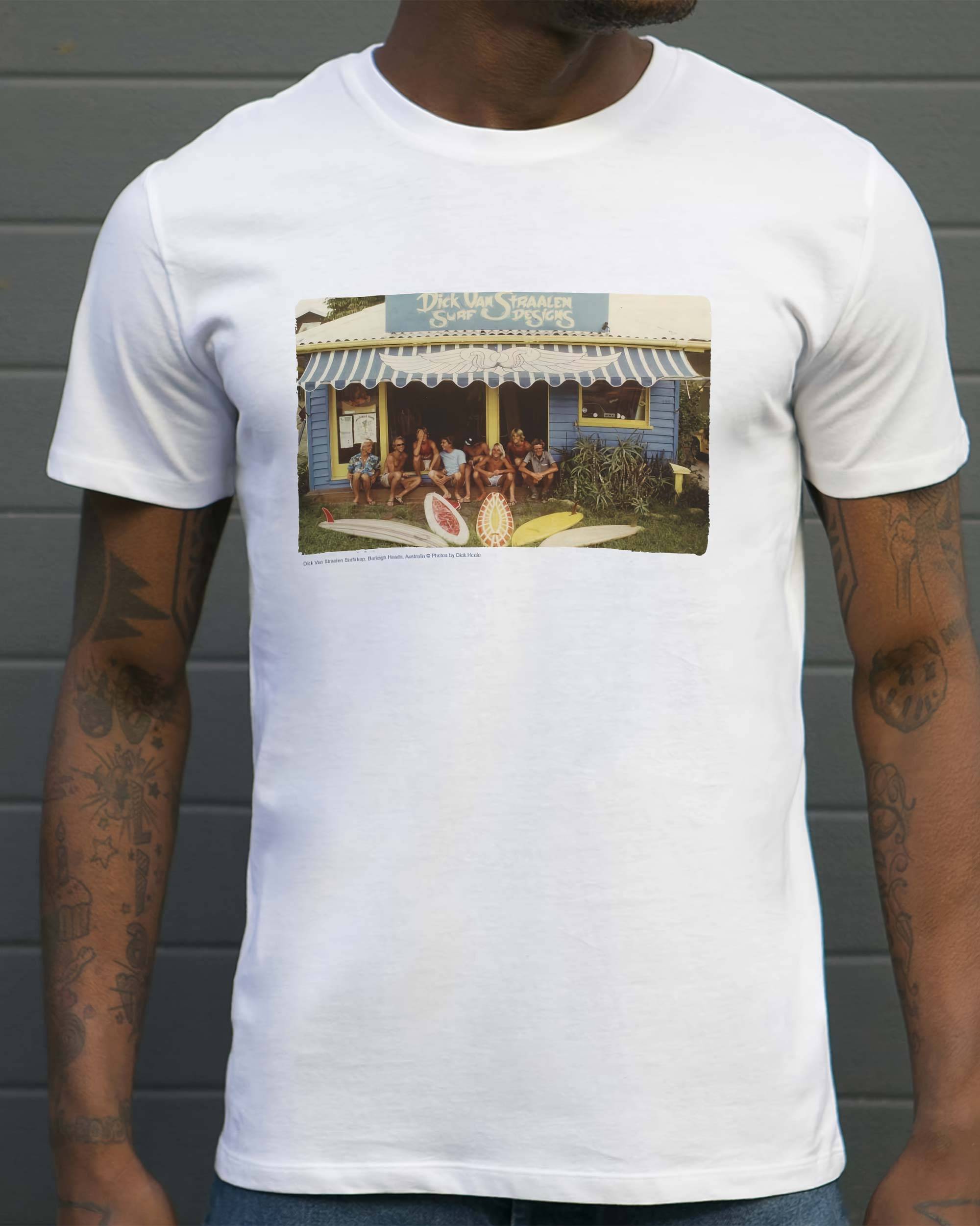 T-shirt Surf Shop de couleur Blanc par Coontak