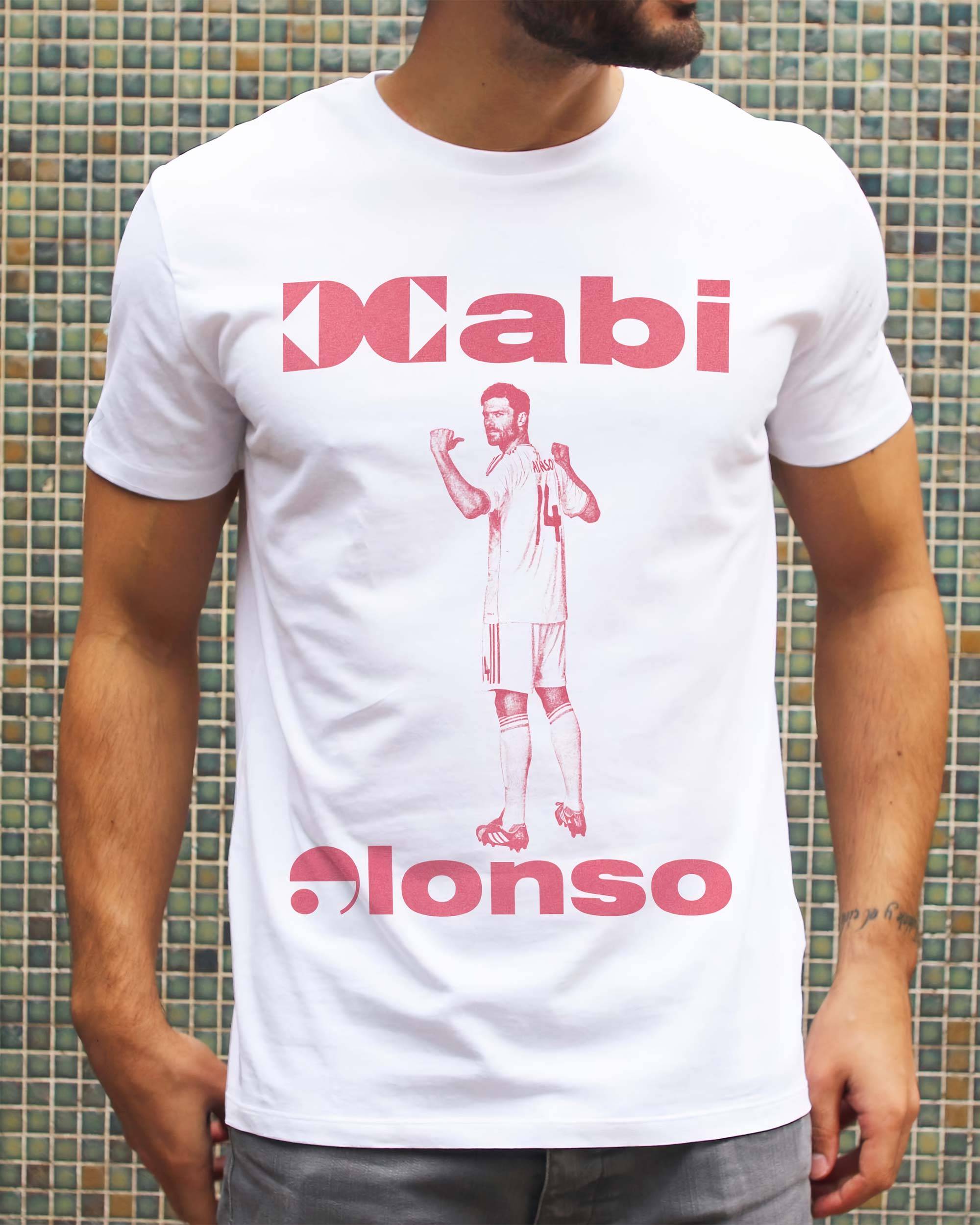 T-shirt Xabier Alonso Olano de couleur Blanc par Sucker For Soccer