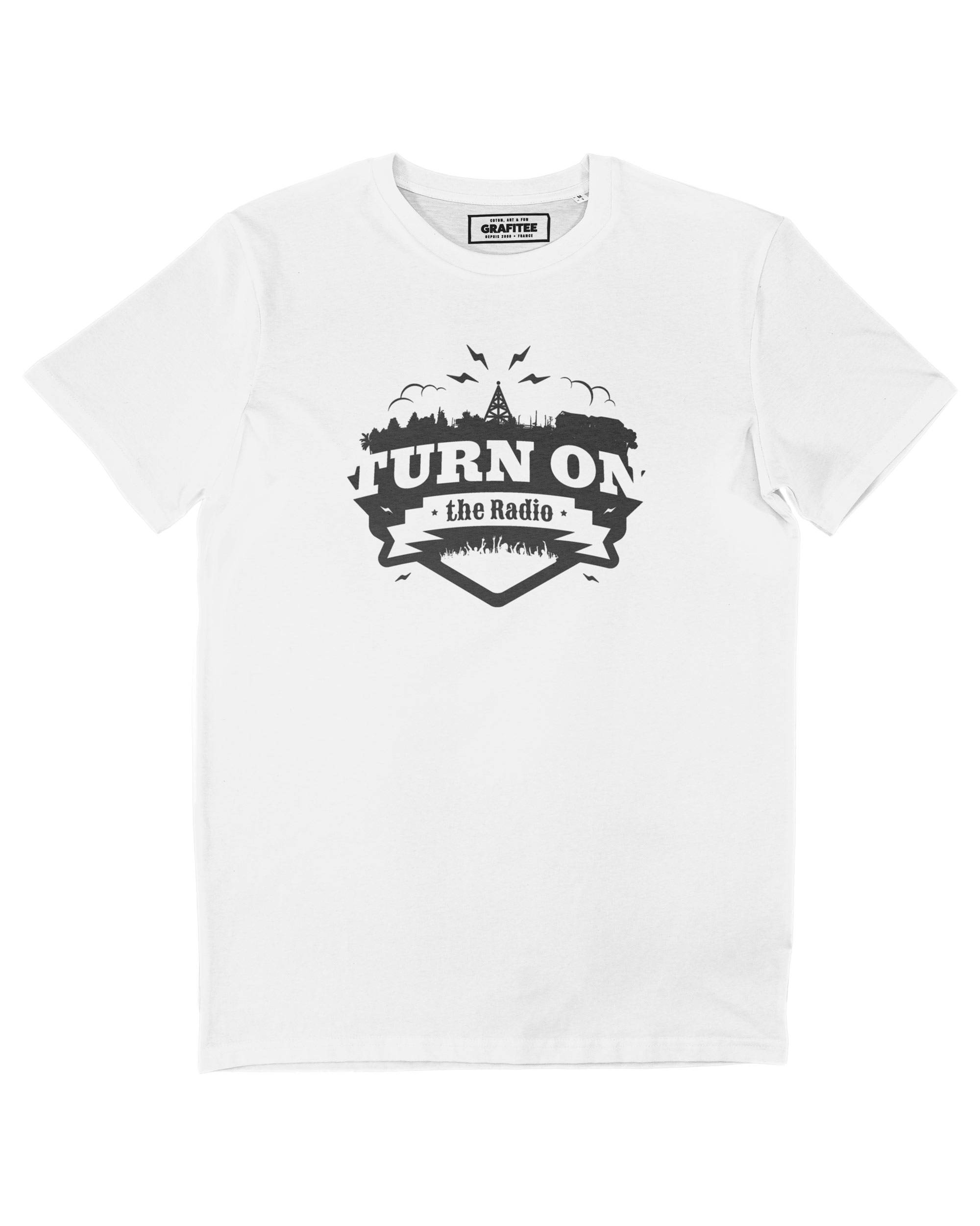 T-shirt Turn On The Radio Grafitee