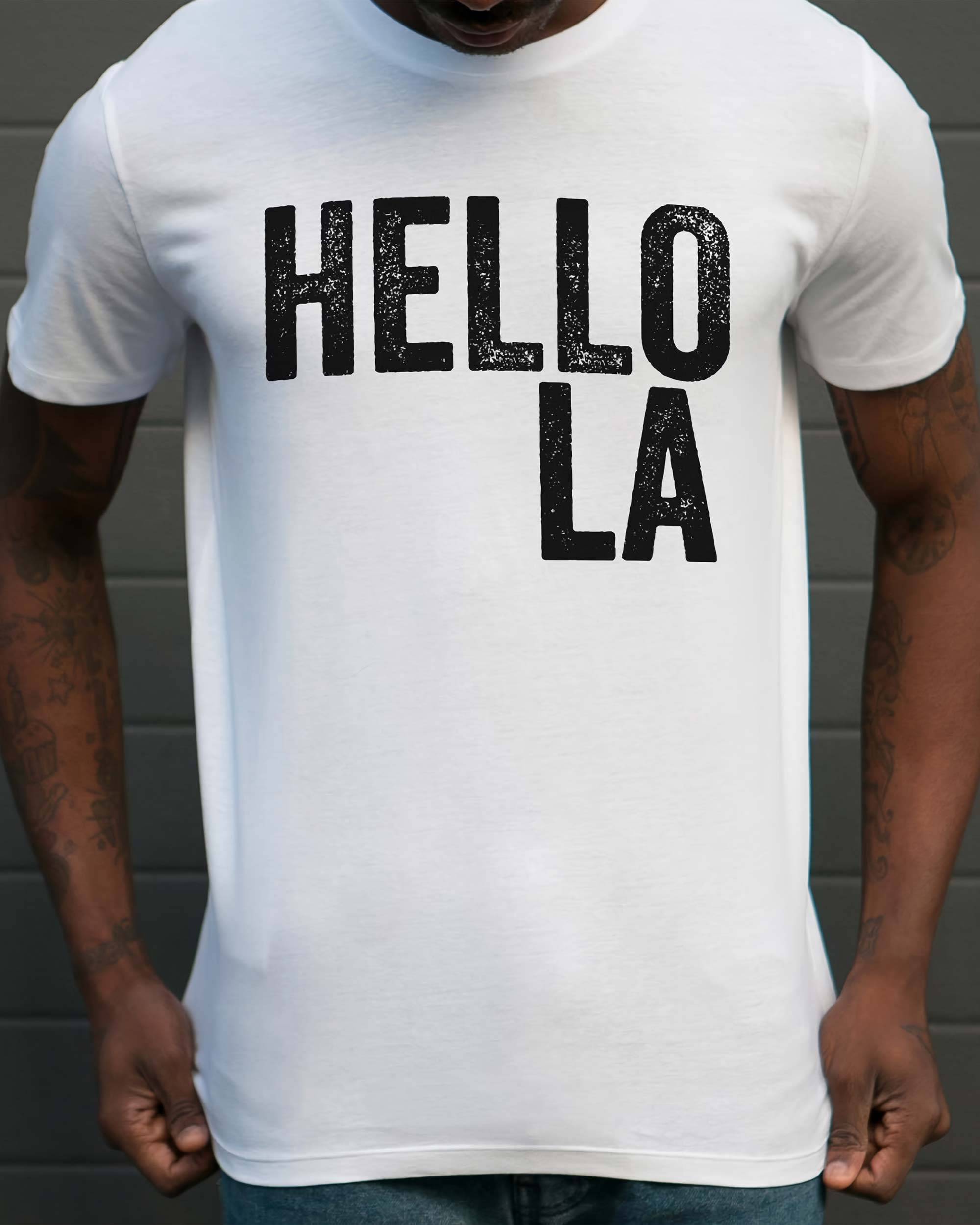 T-shirt Hello LA de couleur Blanc par Catchy