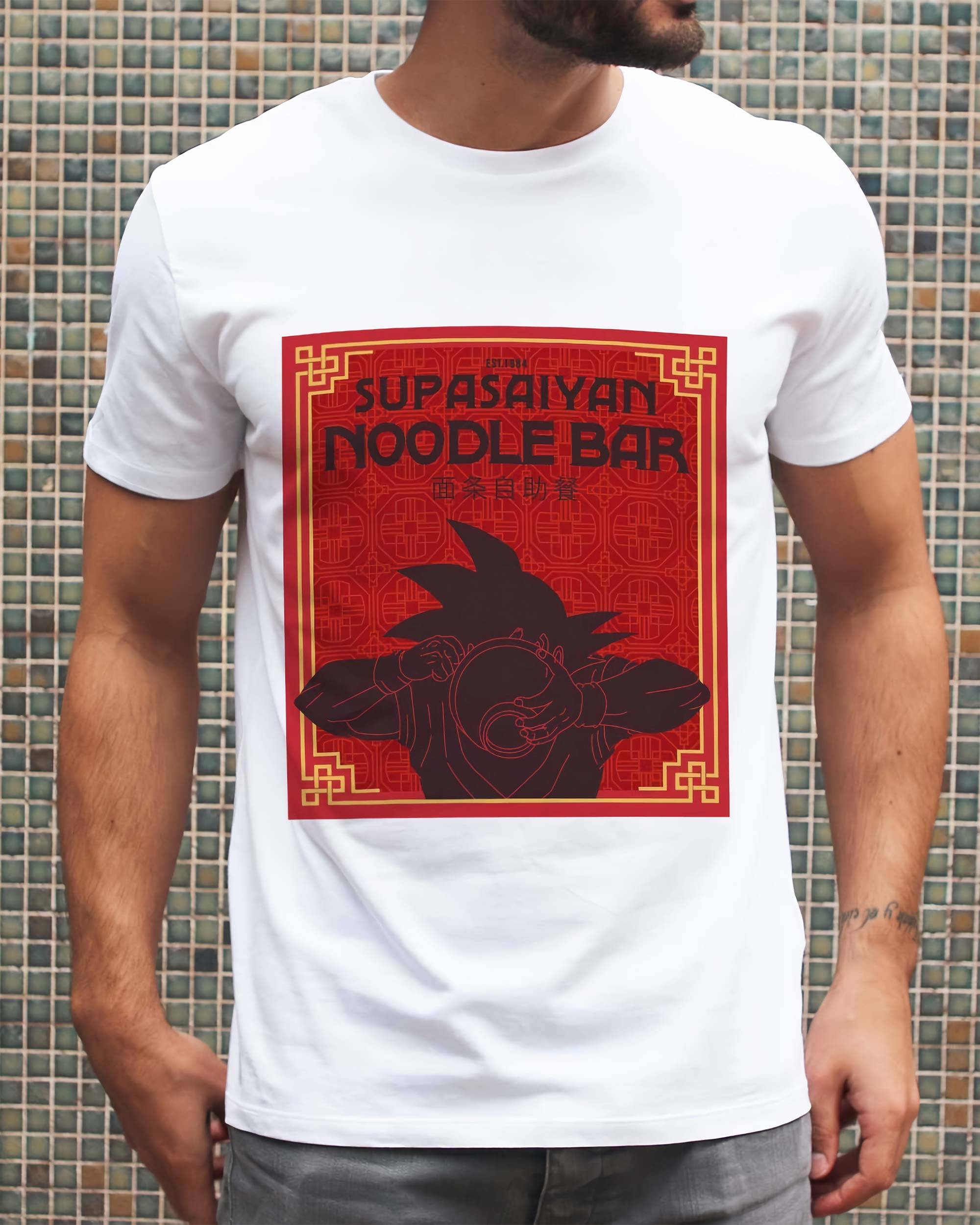 T-shirt Supasaiyan Noodle Bar de couleur Blanc