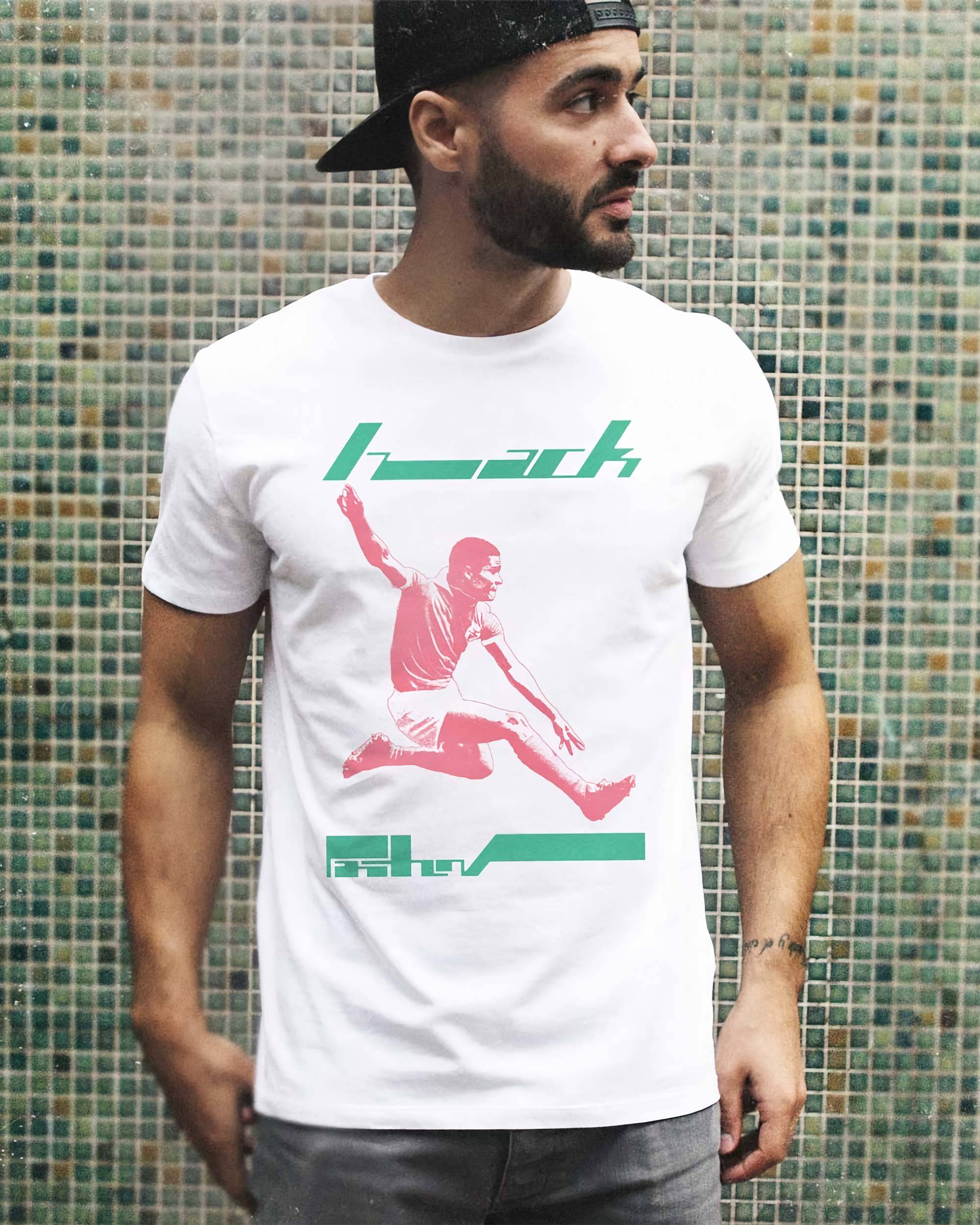 T-shirt Eusebio Black Panther de couleur Blanc par Sucker For Soccer