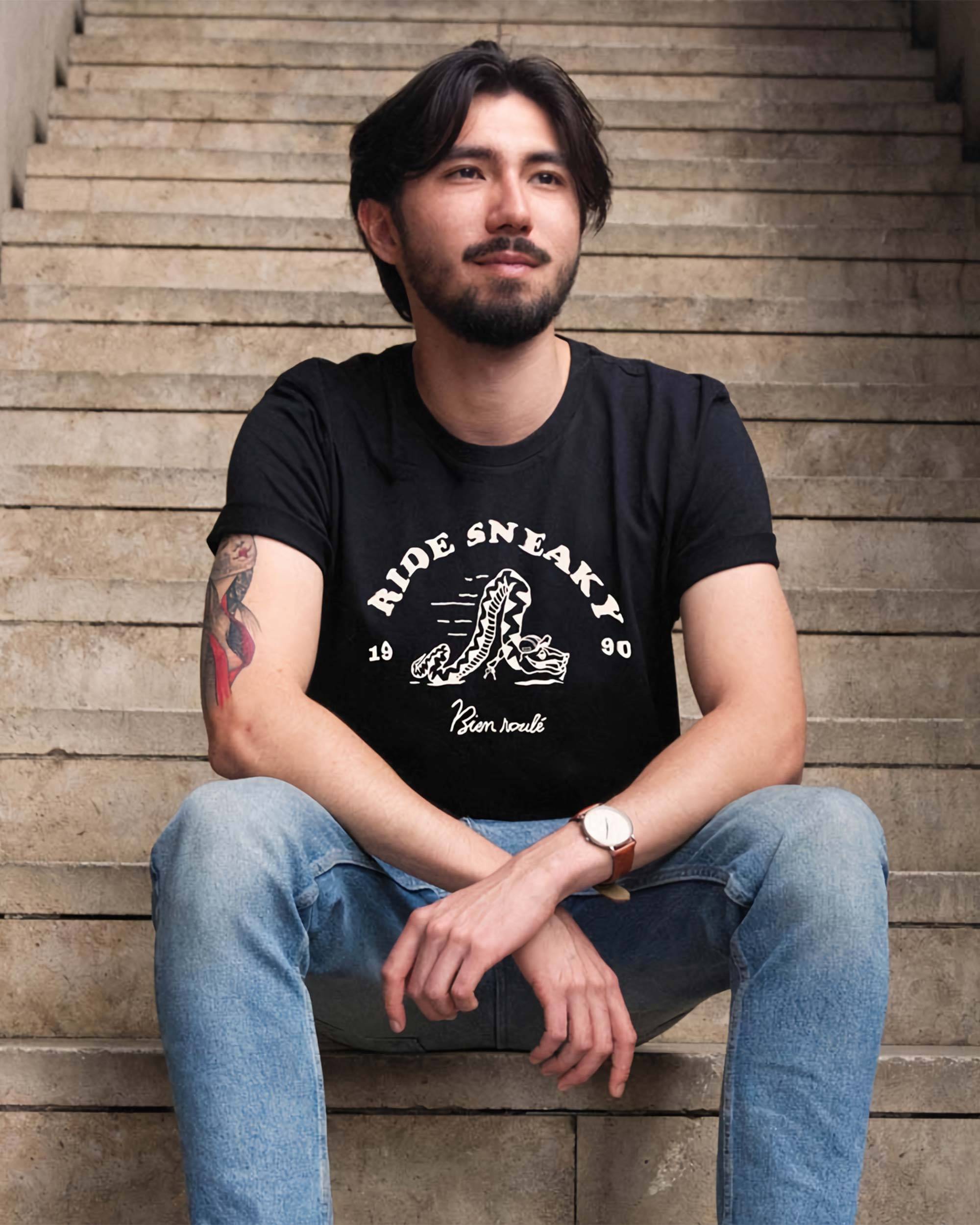 T-shirt Ride Sneaky de couleur Blanc par Bien Roulé