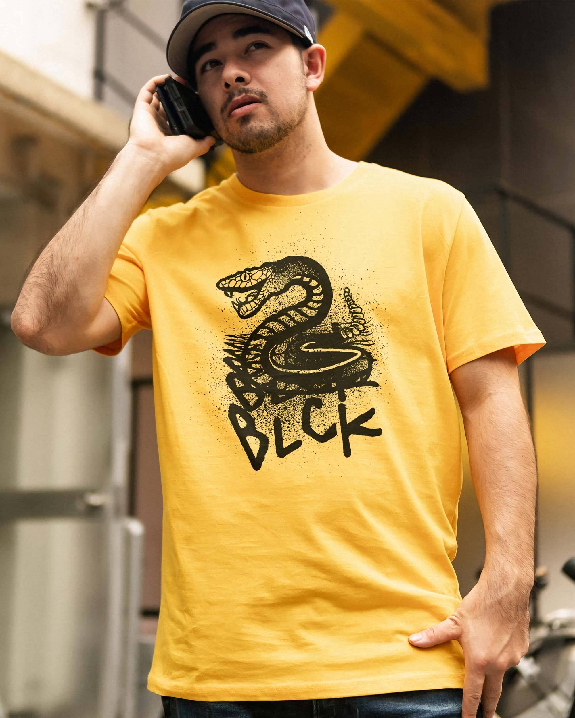 T-shirt Serpent à Sonnette de couleur Jaune par Blackquest