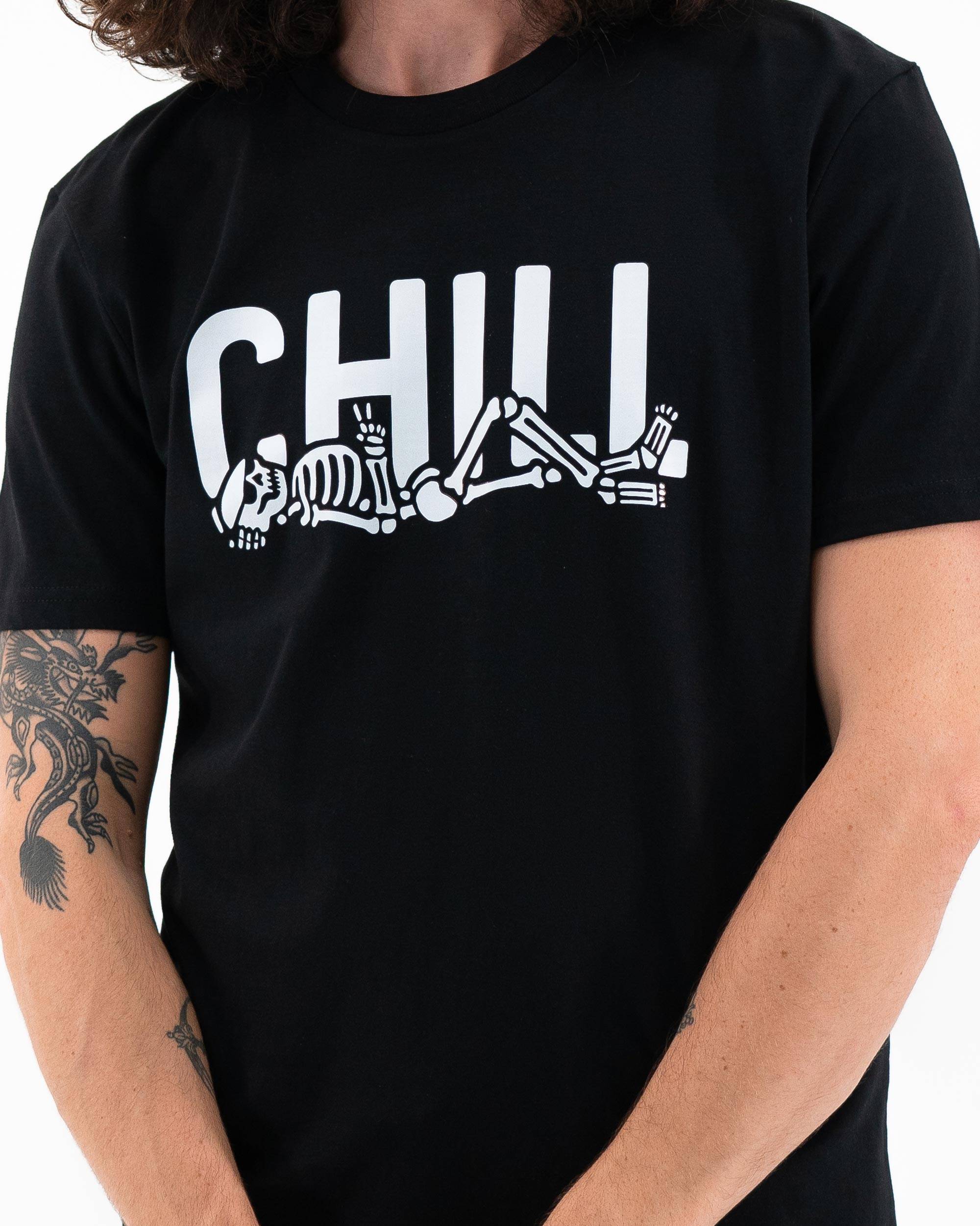 T-shirt Chill Skeleton de couleur Noir