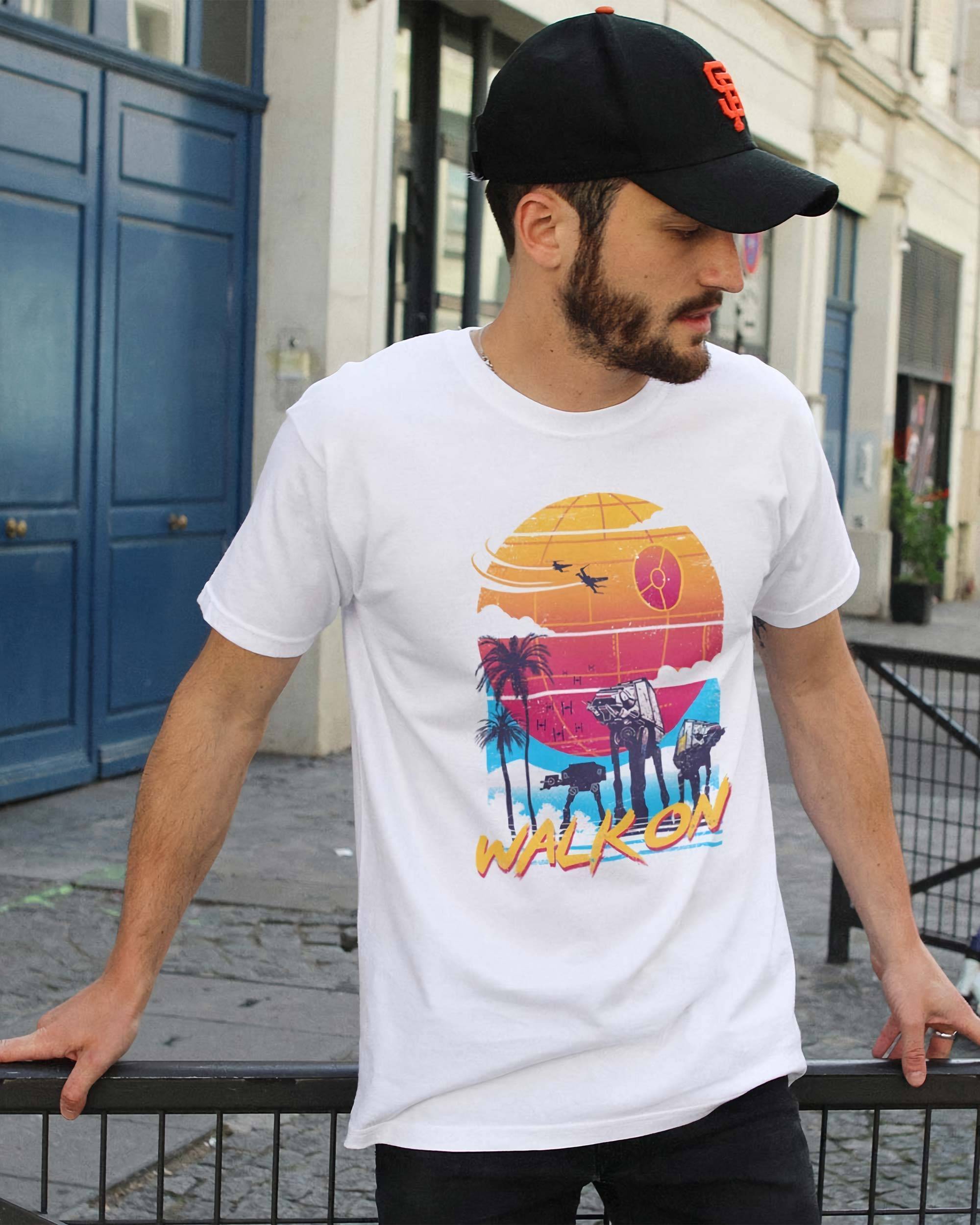 T-shirt Walk on de couleur Blanc par Vincent Trinidad