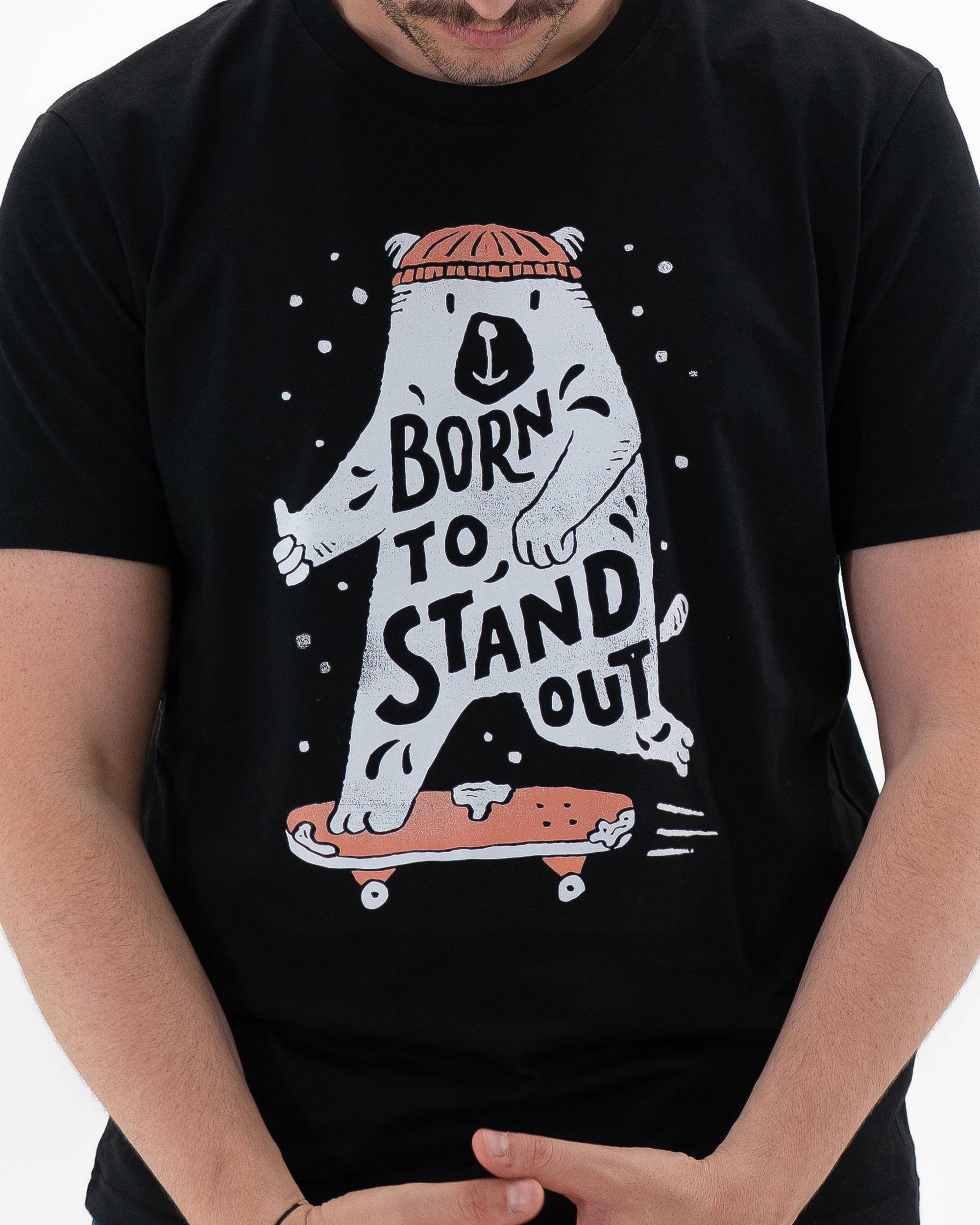 T-shirt Born to stand out de couleur Noir par Skitchism