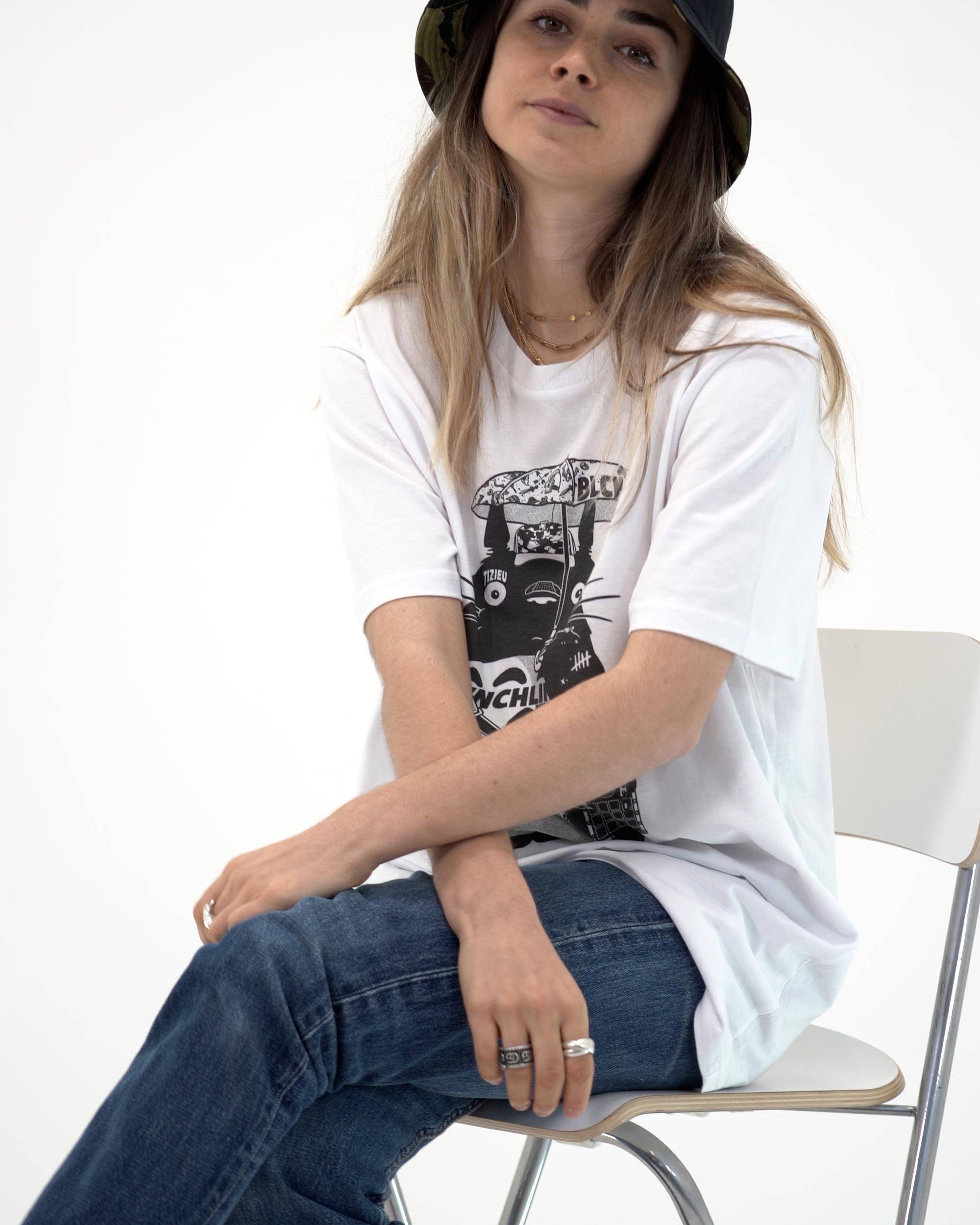 T-shirt Street Totoro de couleur Blanc par Blackquest