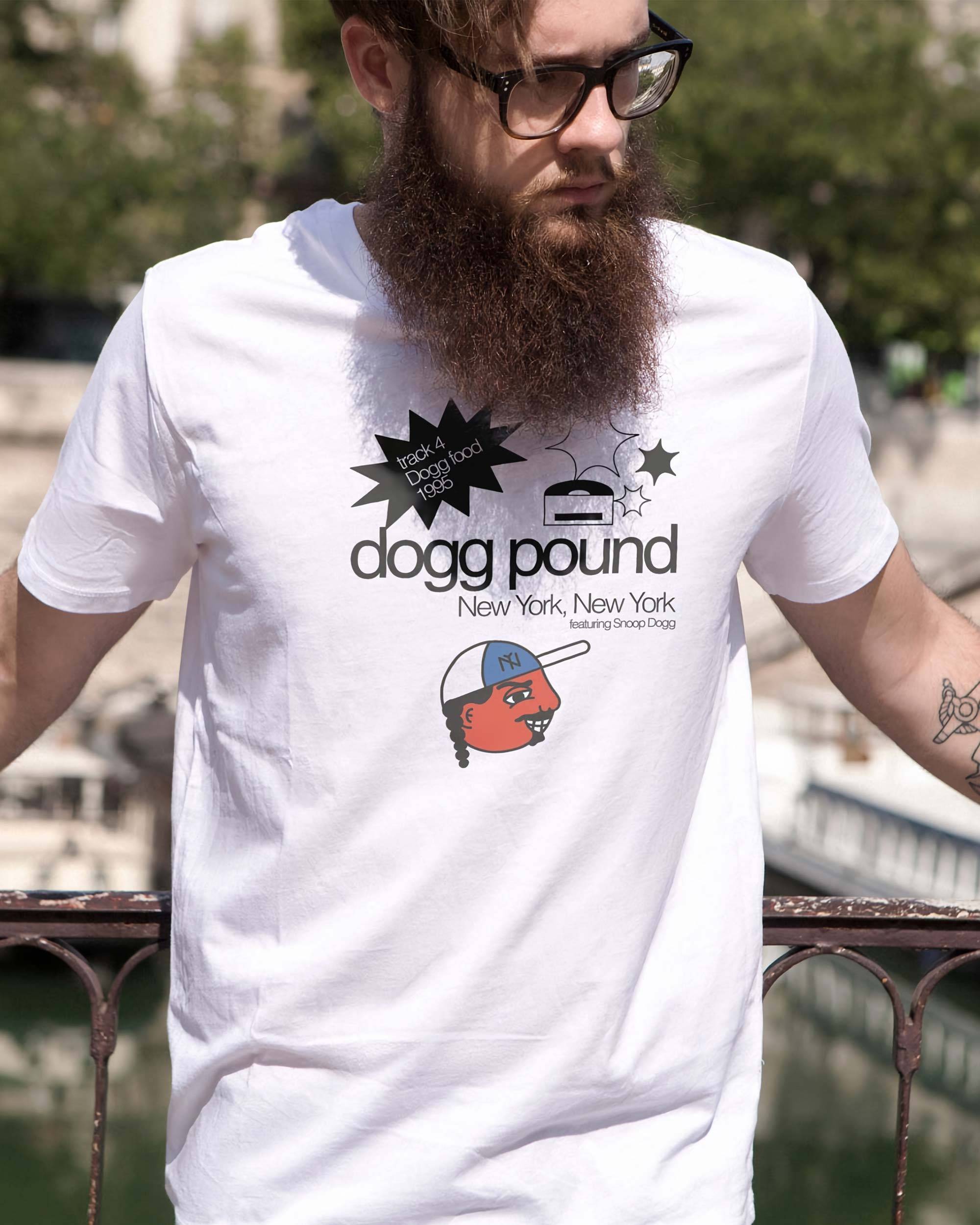 T-shirt Dogg Pound de couleur Blanc par Jeune Woof
