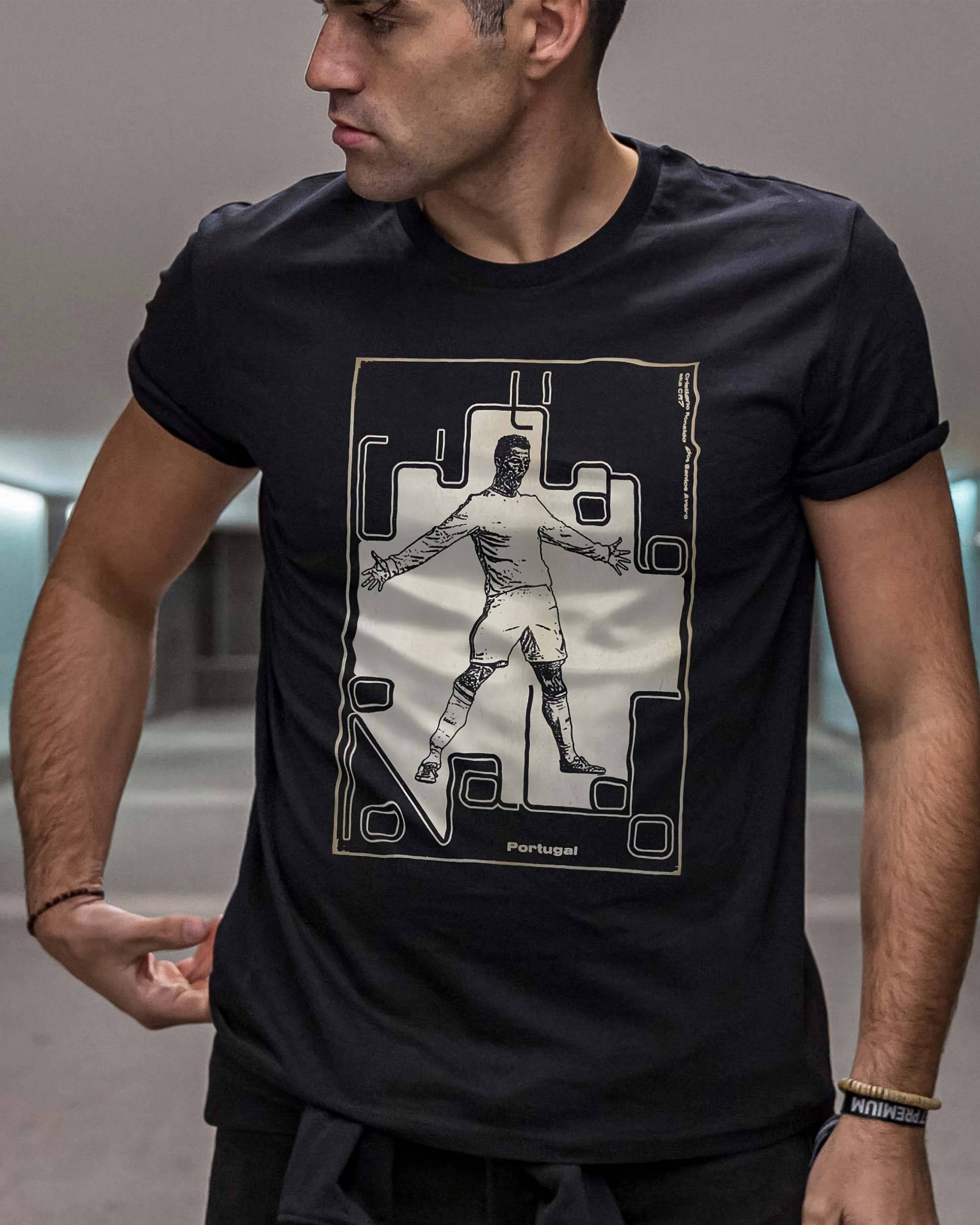 T-shirt Cristiano Ronaldo de couleur Noir par Sucker For Soccer