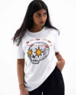 T-shirt Femme avec un Skhart Grafitee