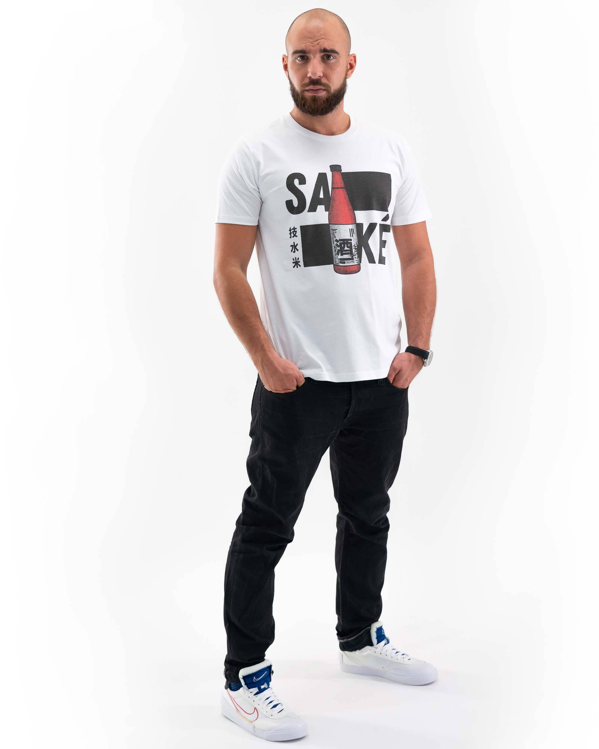 T-shirt Saké de couleur Blanc par The Beart Studio