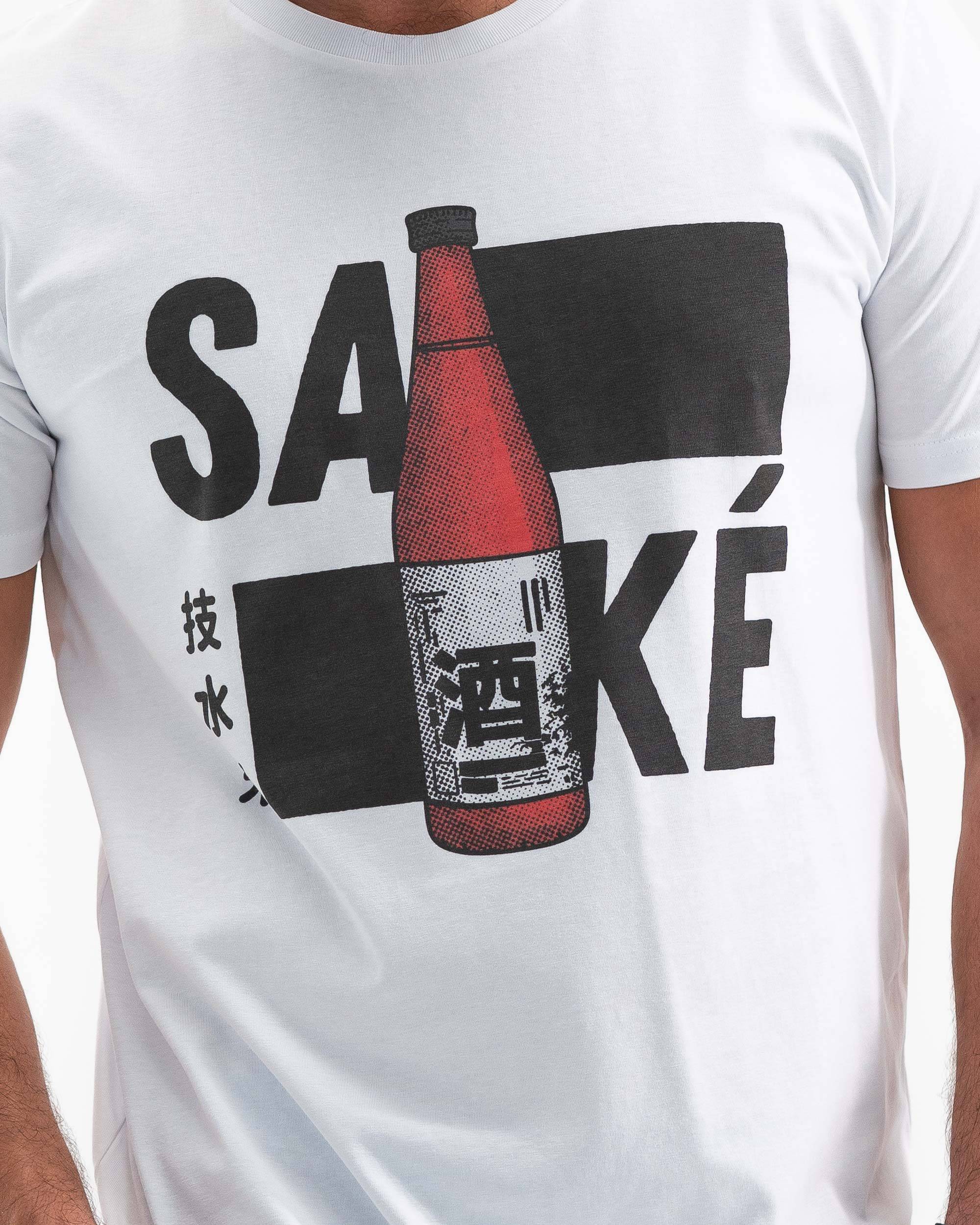 T-shirt Saké de couleur Blanc par The Beart Studio