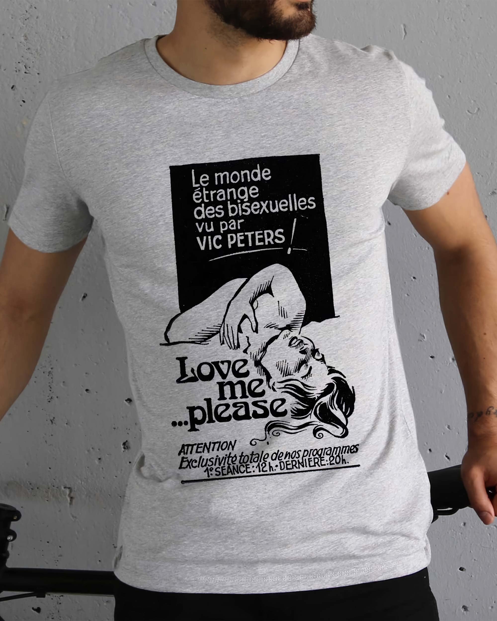 T-shirt Love Me Please Grafitee