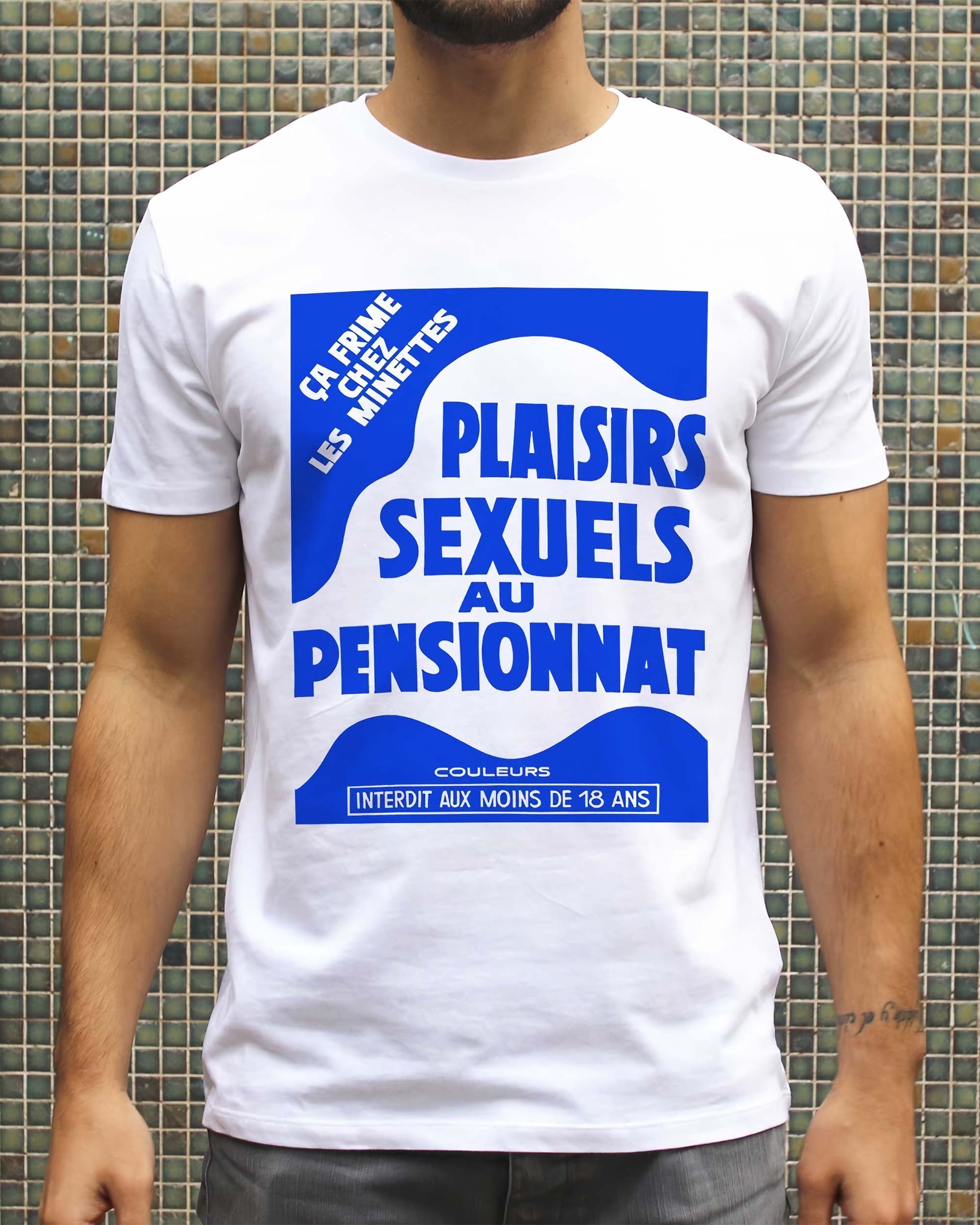T-shirt Plaisirs au Pensionnat de couleur Blanc