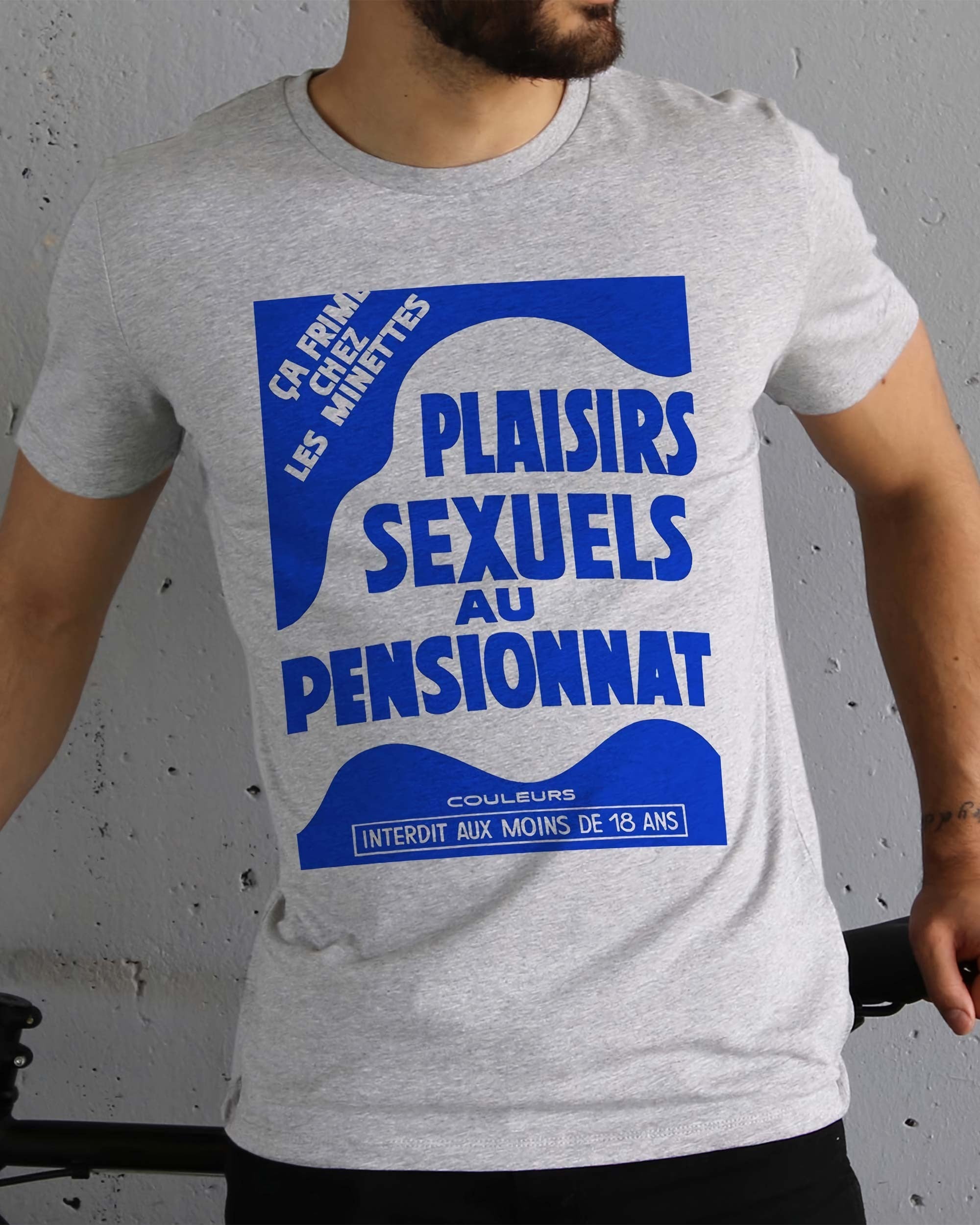 T-shirt Plaisirs au Pensionnat de couleur Blanc