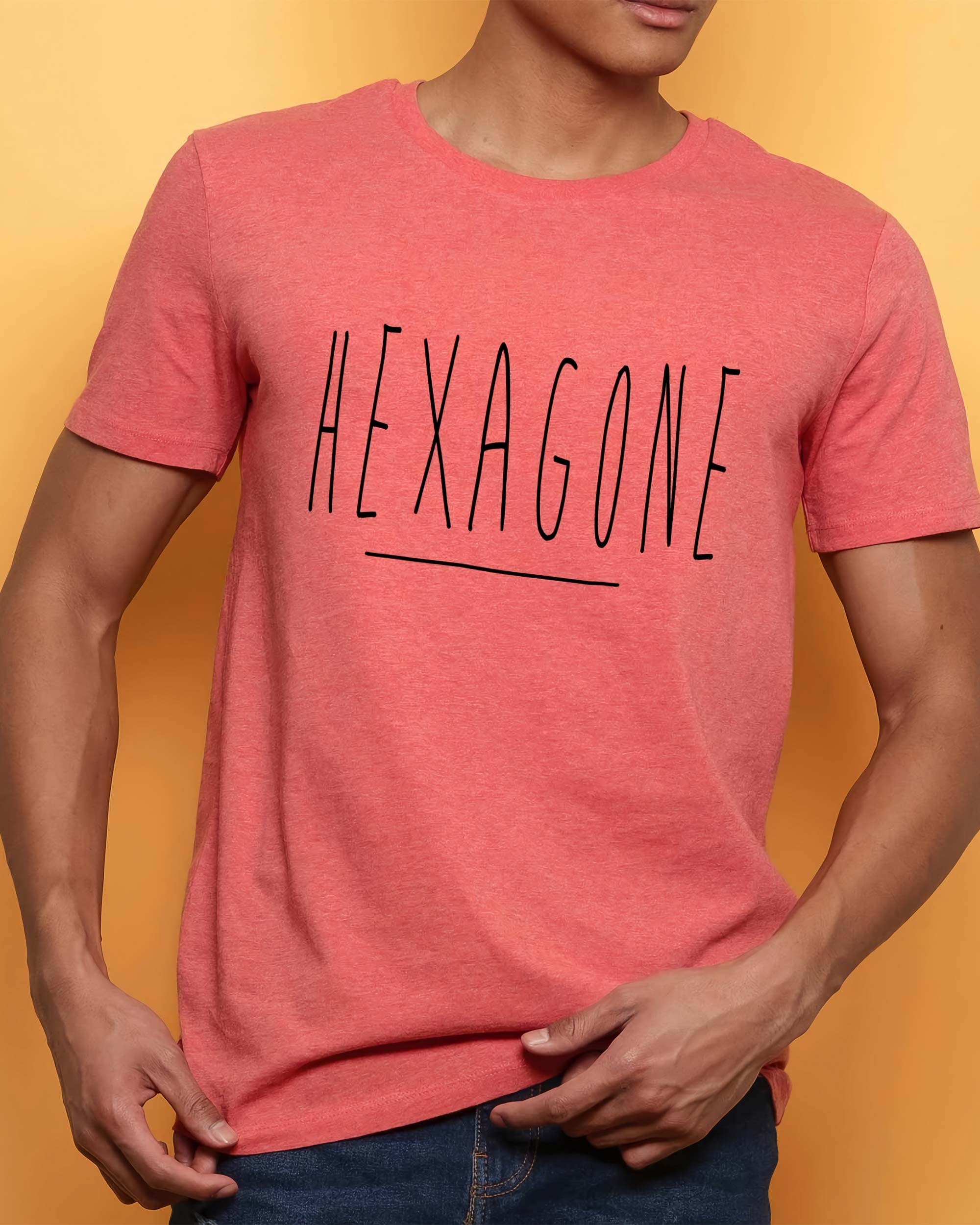 T-shirt Hexagone de couleur Rouge chiné par Hexagone