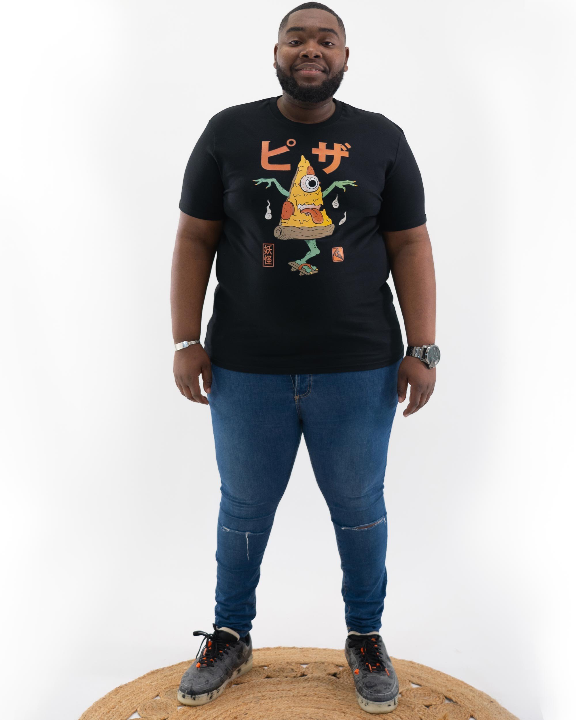 T-shirt Pizza Yokai de couleur Noir par Vincent Trinidad