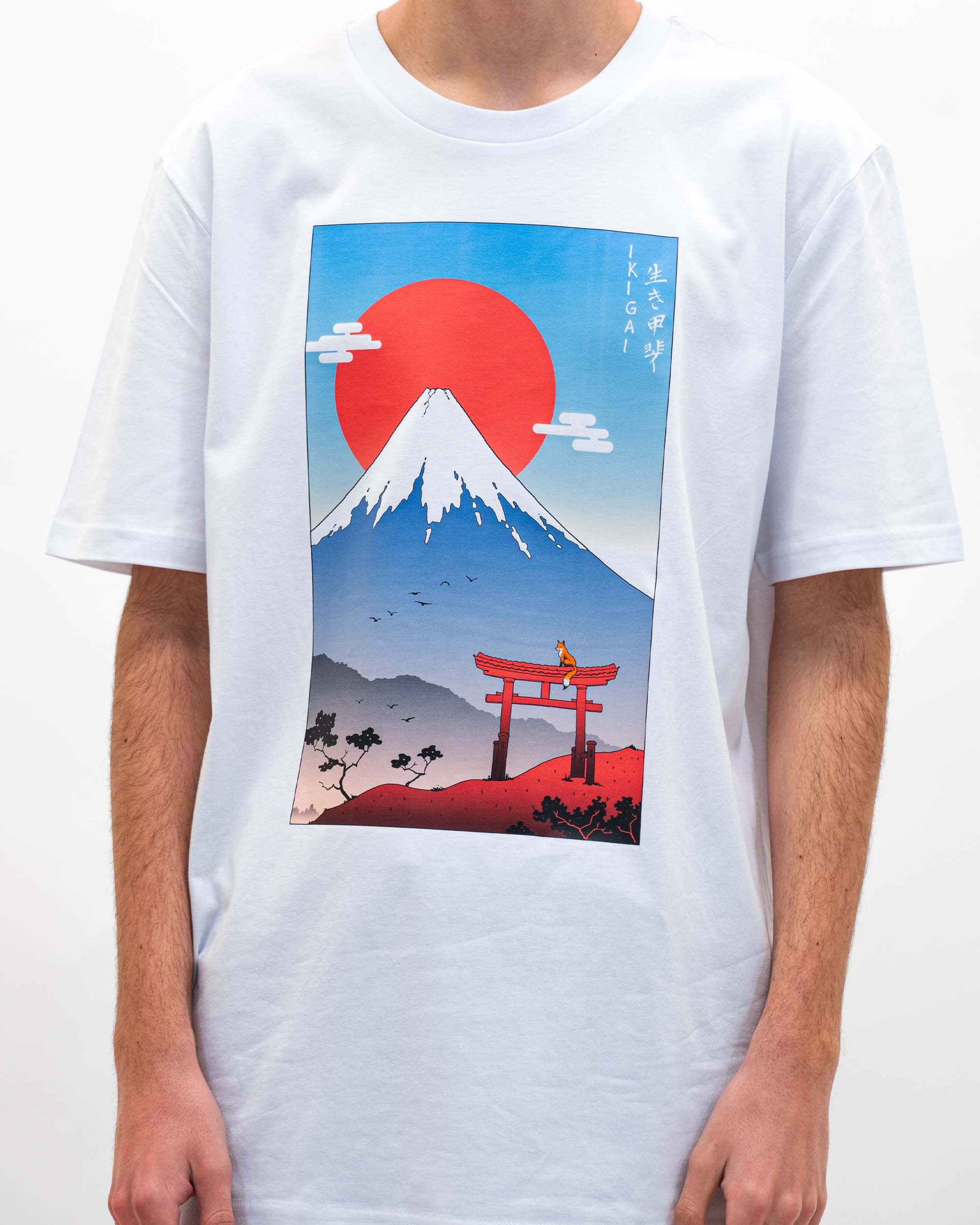T-shirt Ikigai Mont Fuji de couleur Blanc par Vincent Trinidad