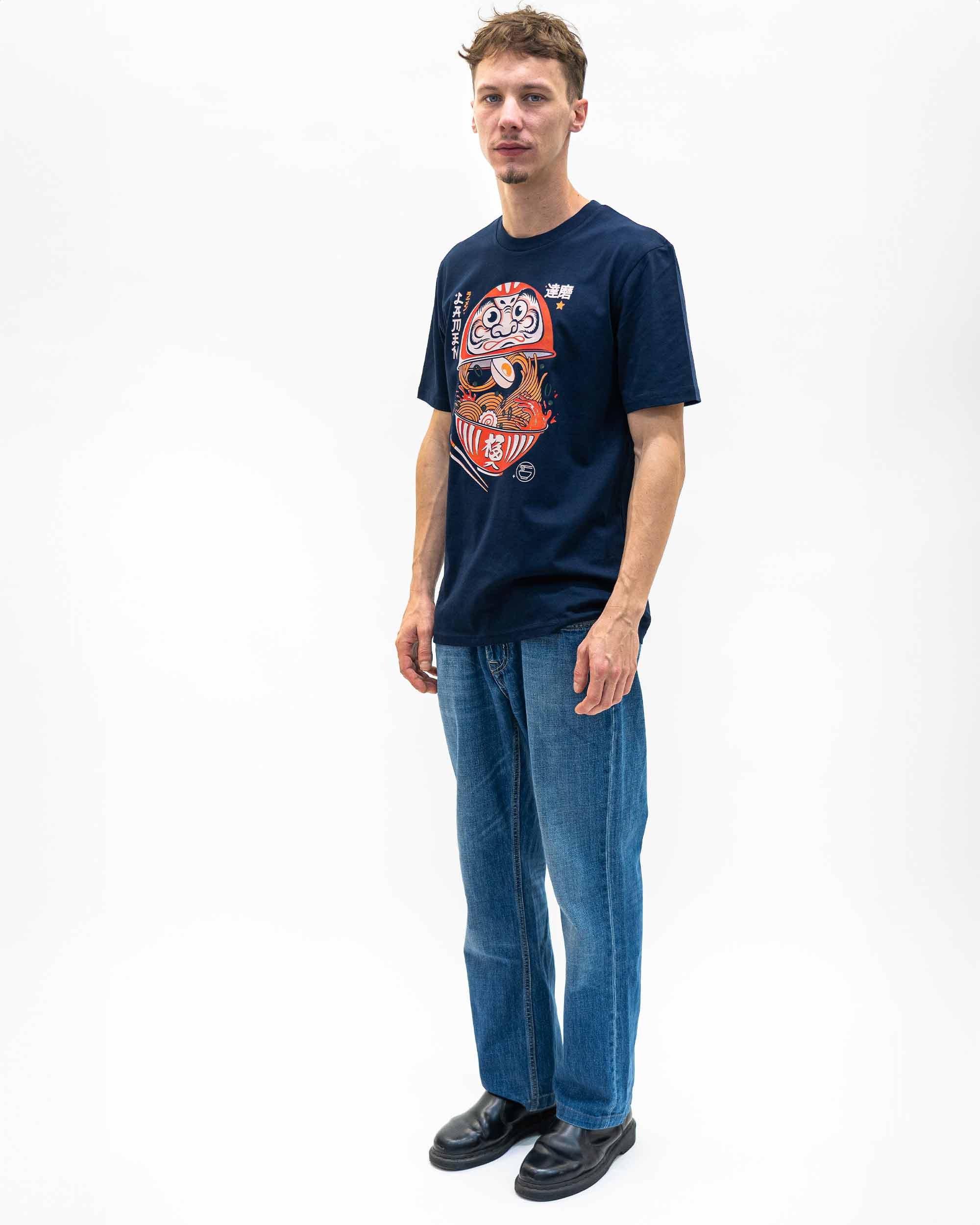 T-shirt Inside The Daruma de couleur Navy par EOLI Studio