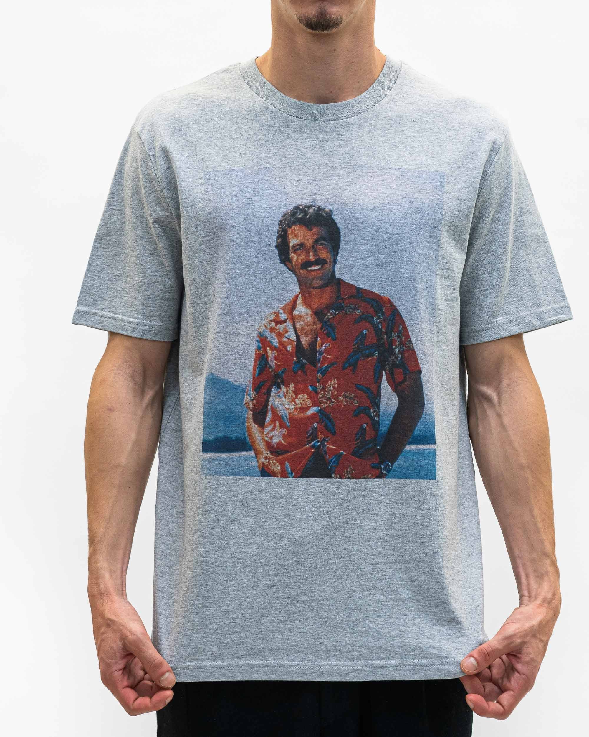 T-shirt Magnum Chemise Hawaïenne (en promo) Grafitee