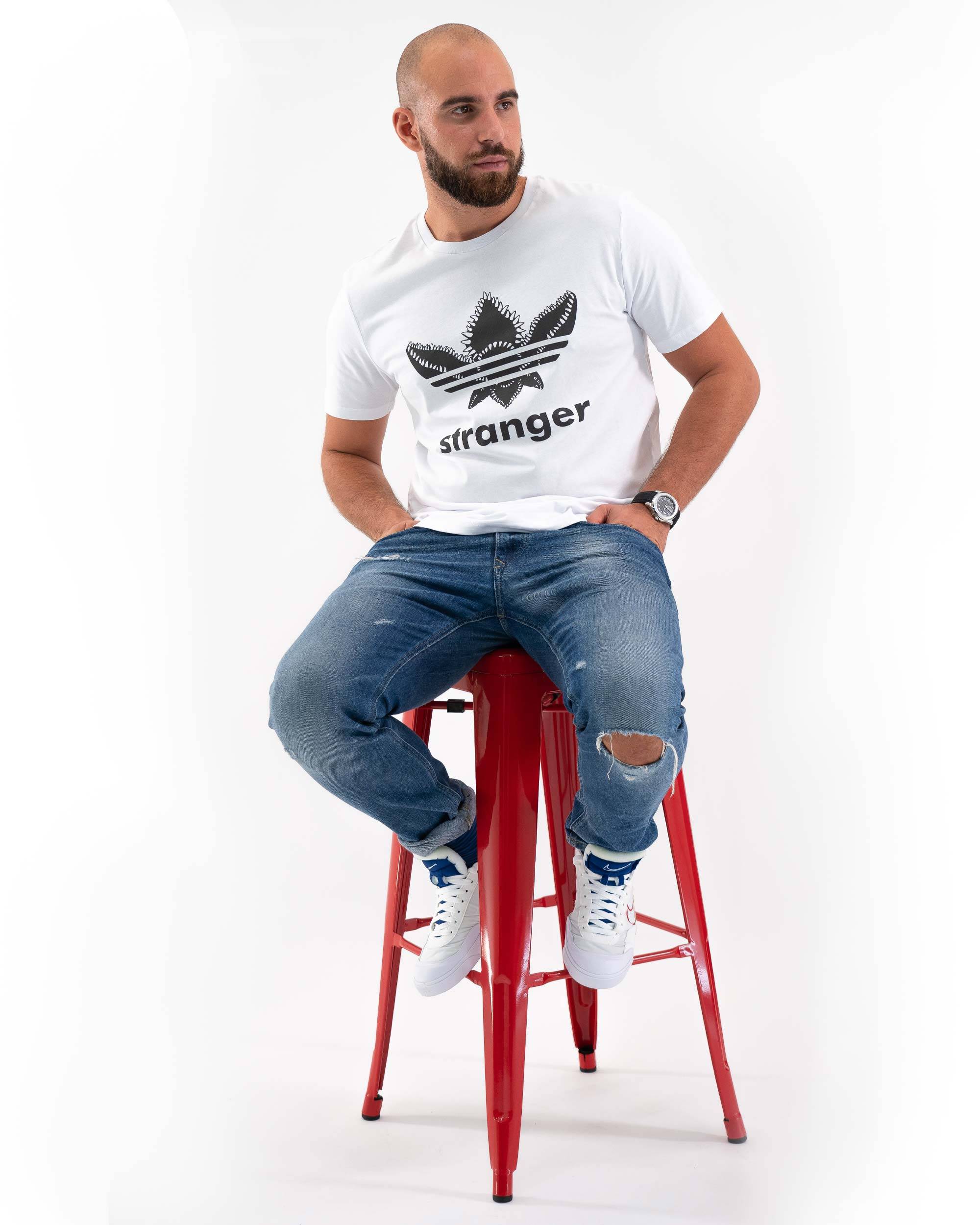 T-shirt Stranger Adidas (en promo) de couleur Blanc