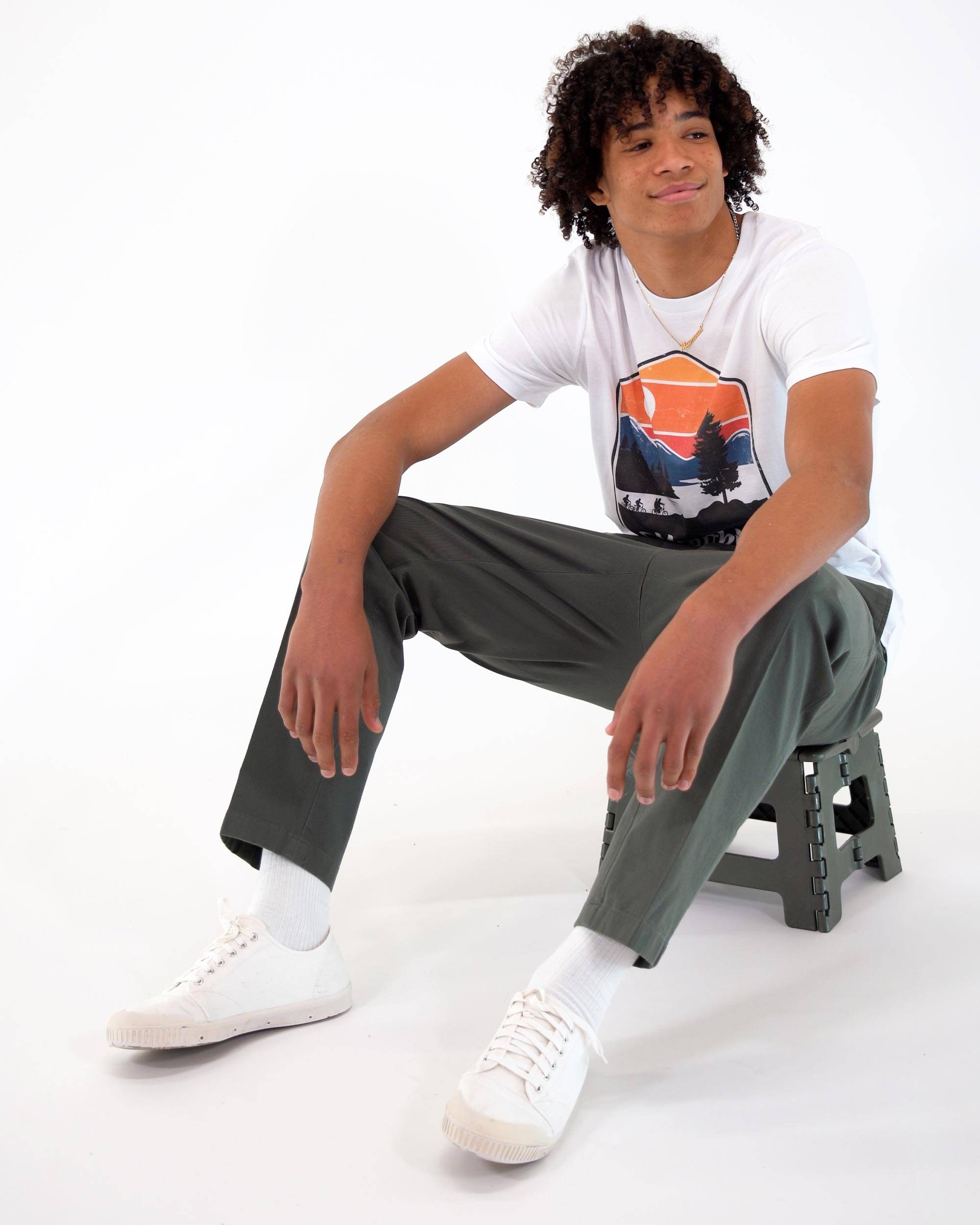 T-shirt Hawkins Badge (en promo) de couleur Blanc