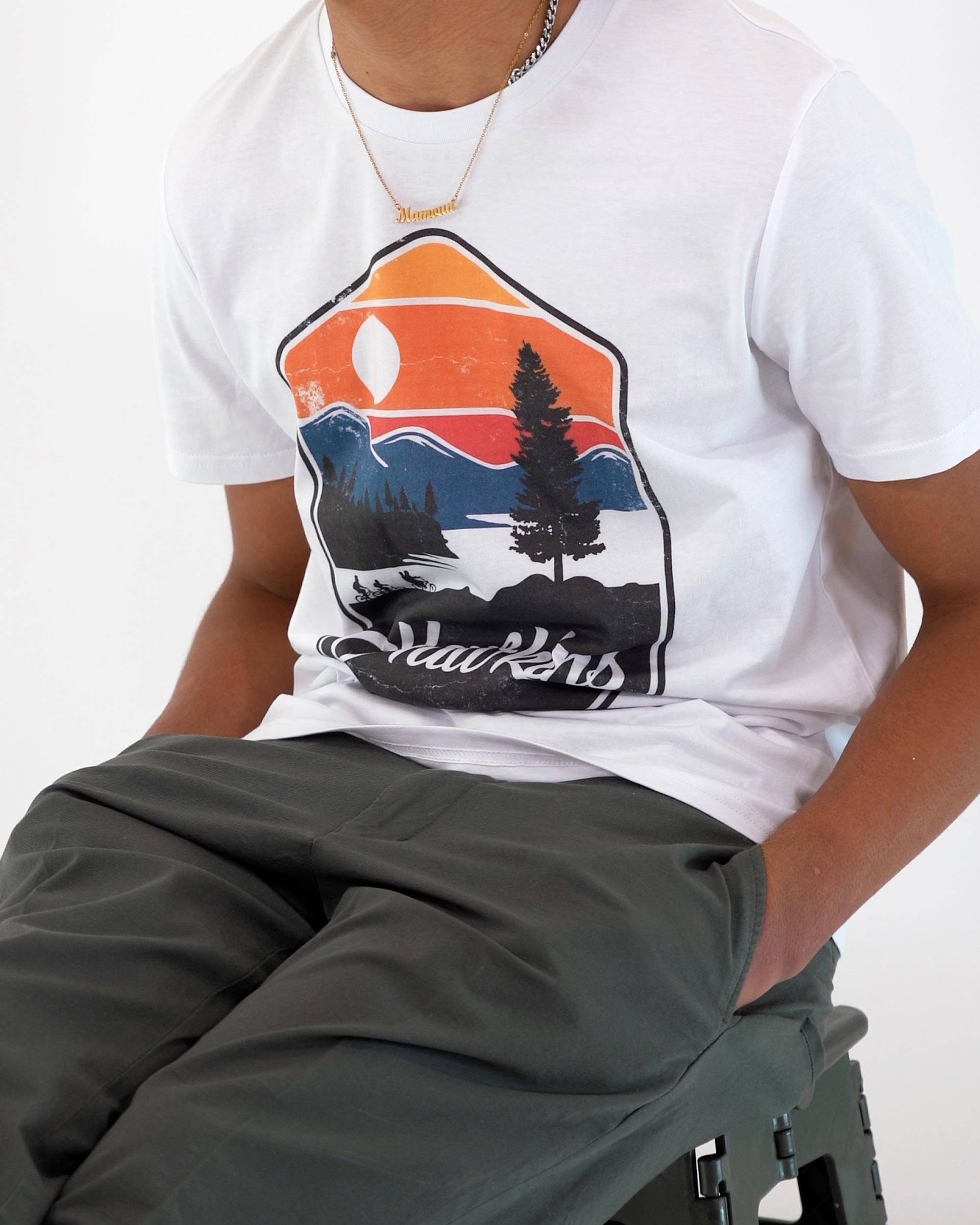 T-shirt Hawkins Badge (en promo) de couleur Blanc