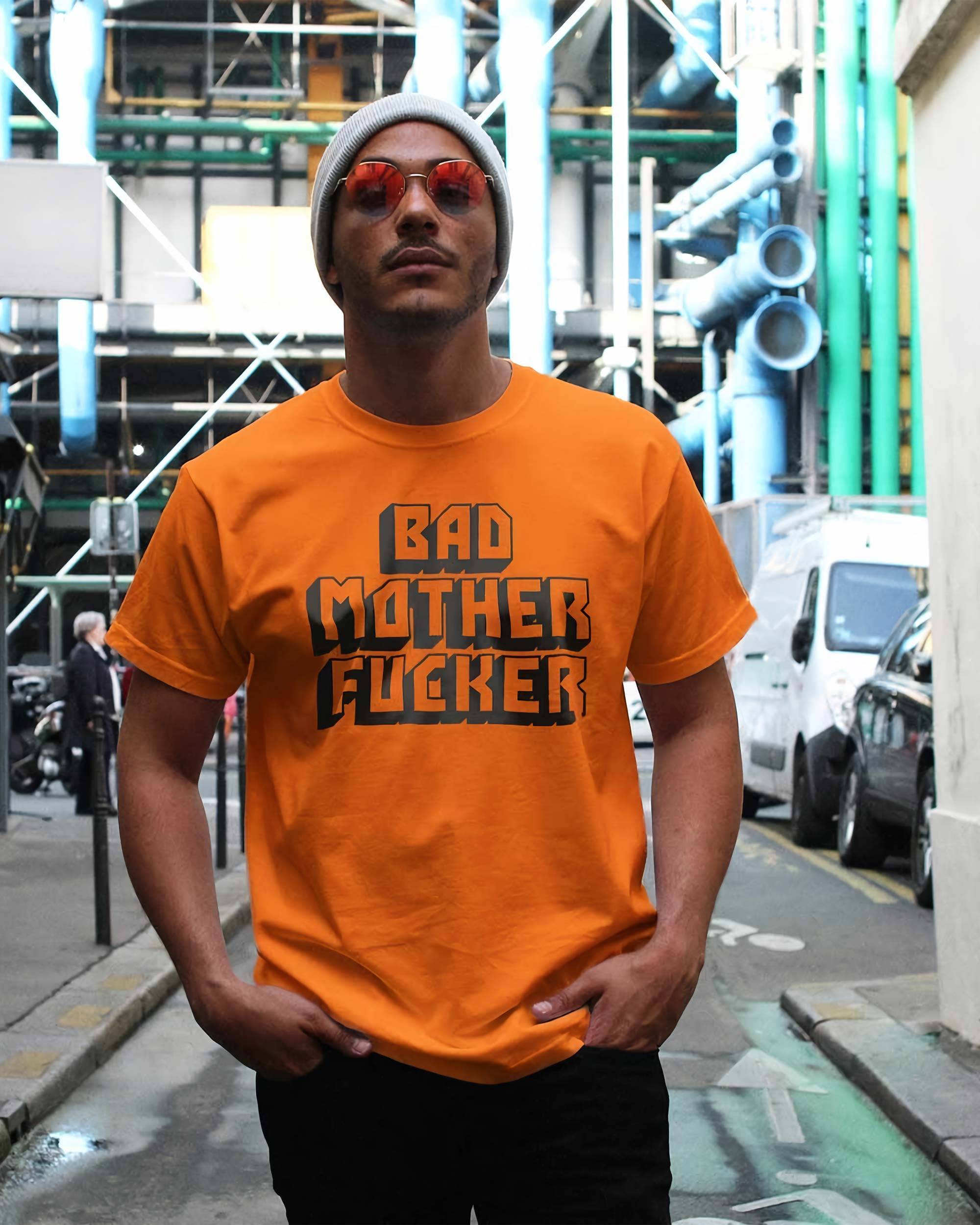 T-shirt Bad Mother Fucker (en promo) de couleur Orange