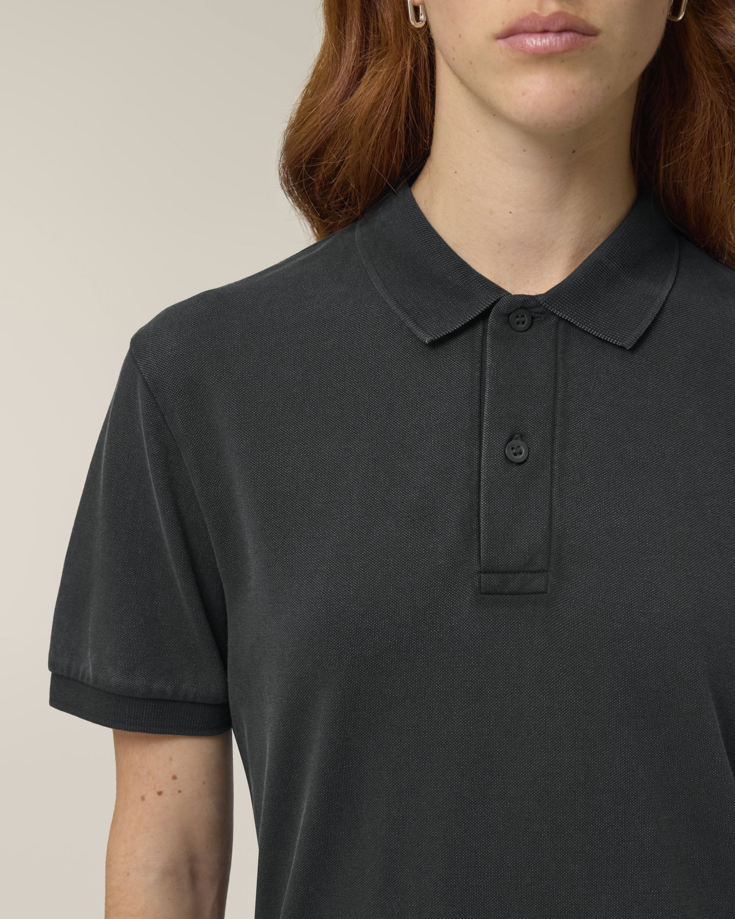 Polo Coaster Vintage de couleur G. Dyed Black Rock - C140 de la marque Stanley/Stella
