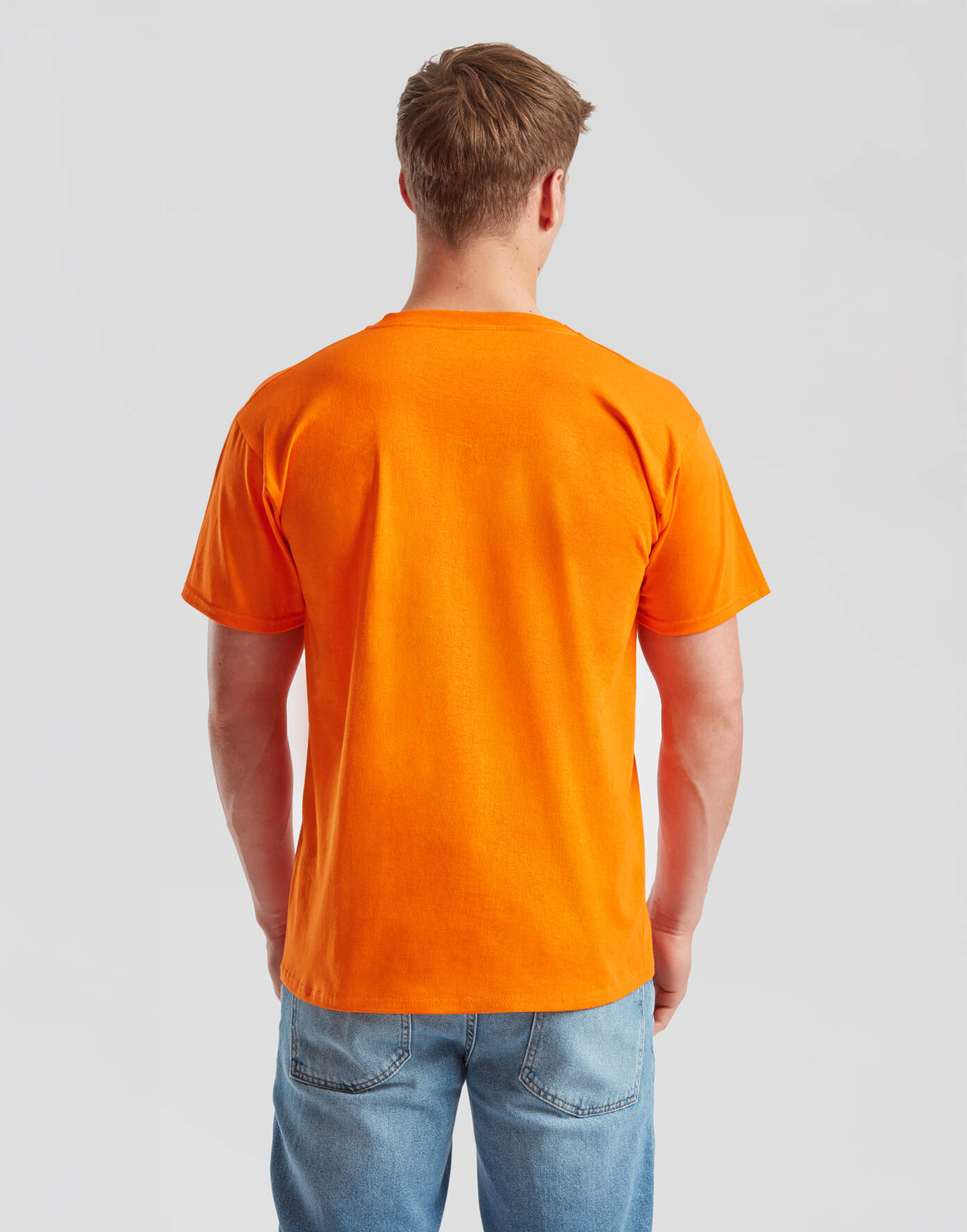 T-shirt Valueweight de couleur Orange de la marque Fruit Of The Loom