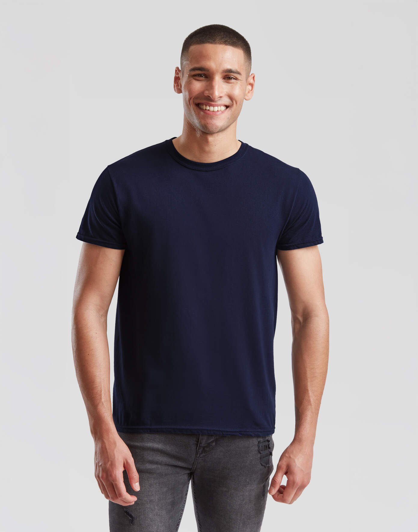 T-shirt Iconic 150 de couleur Navy de la marque Fruit Of The Loom