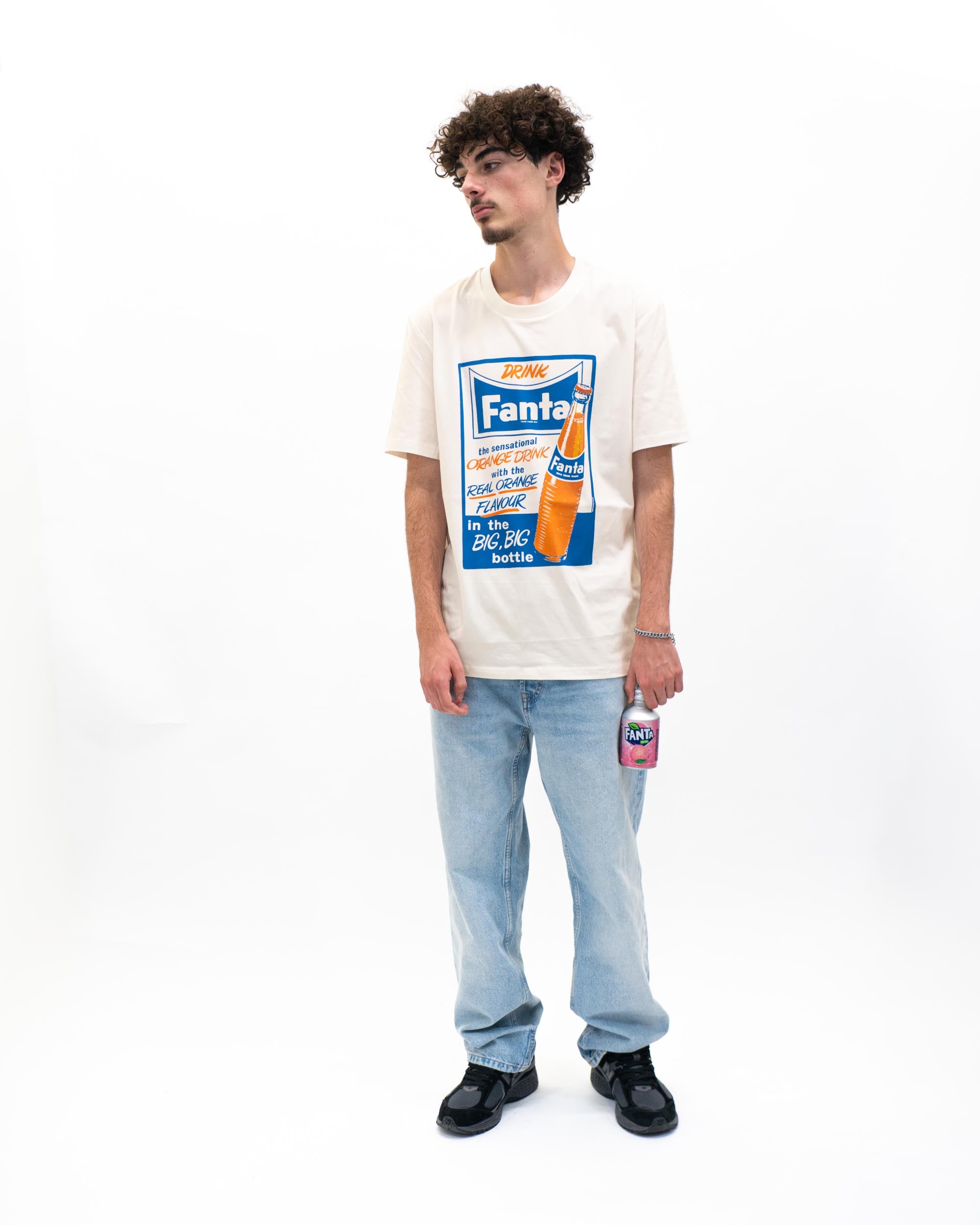T-shirt Drink Fanta de couleur Blanc cassé