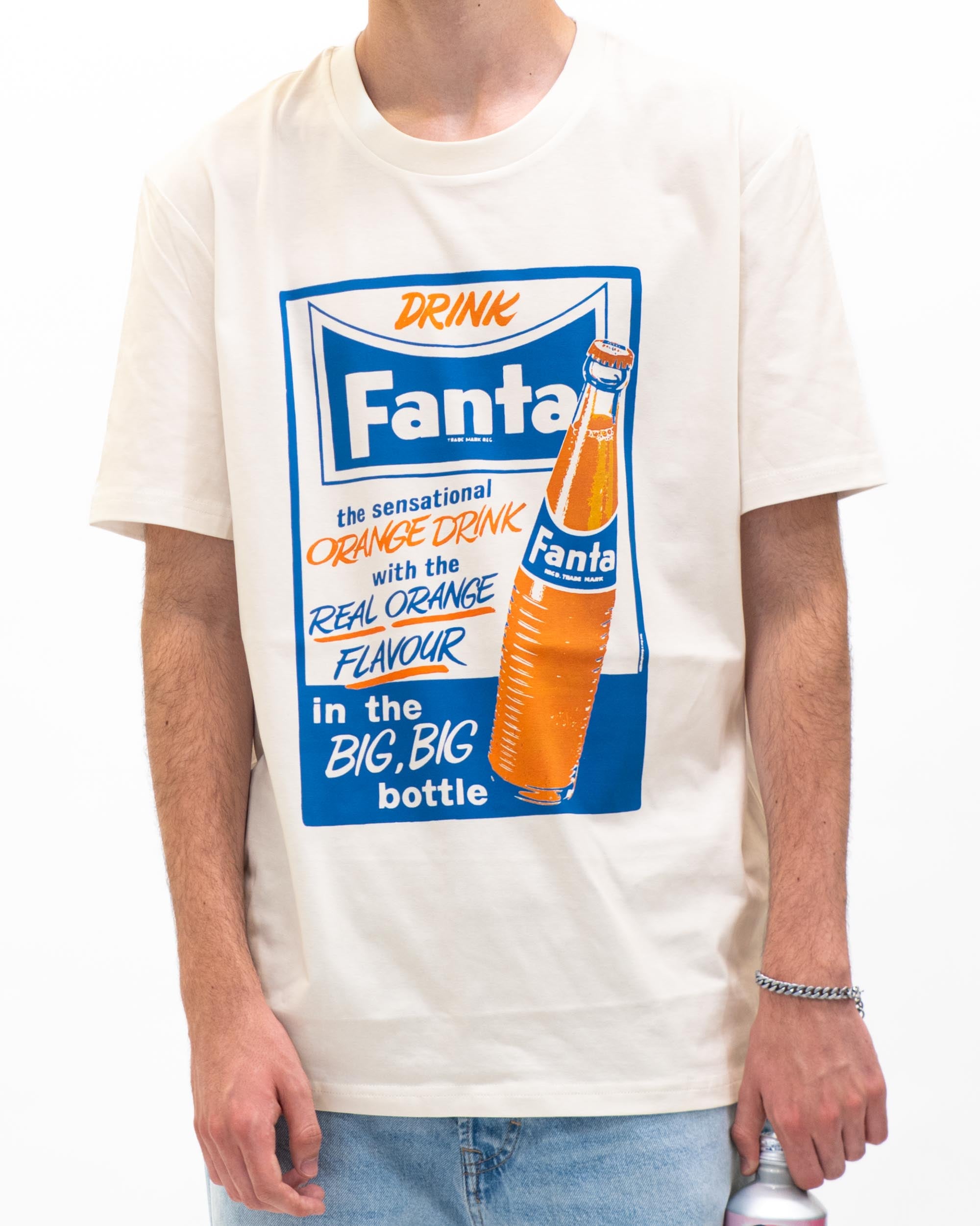 T-shirt Drink Fanta de couleur Blanc cassé
