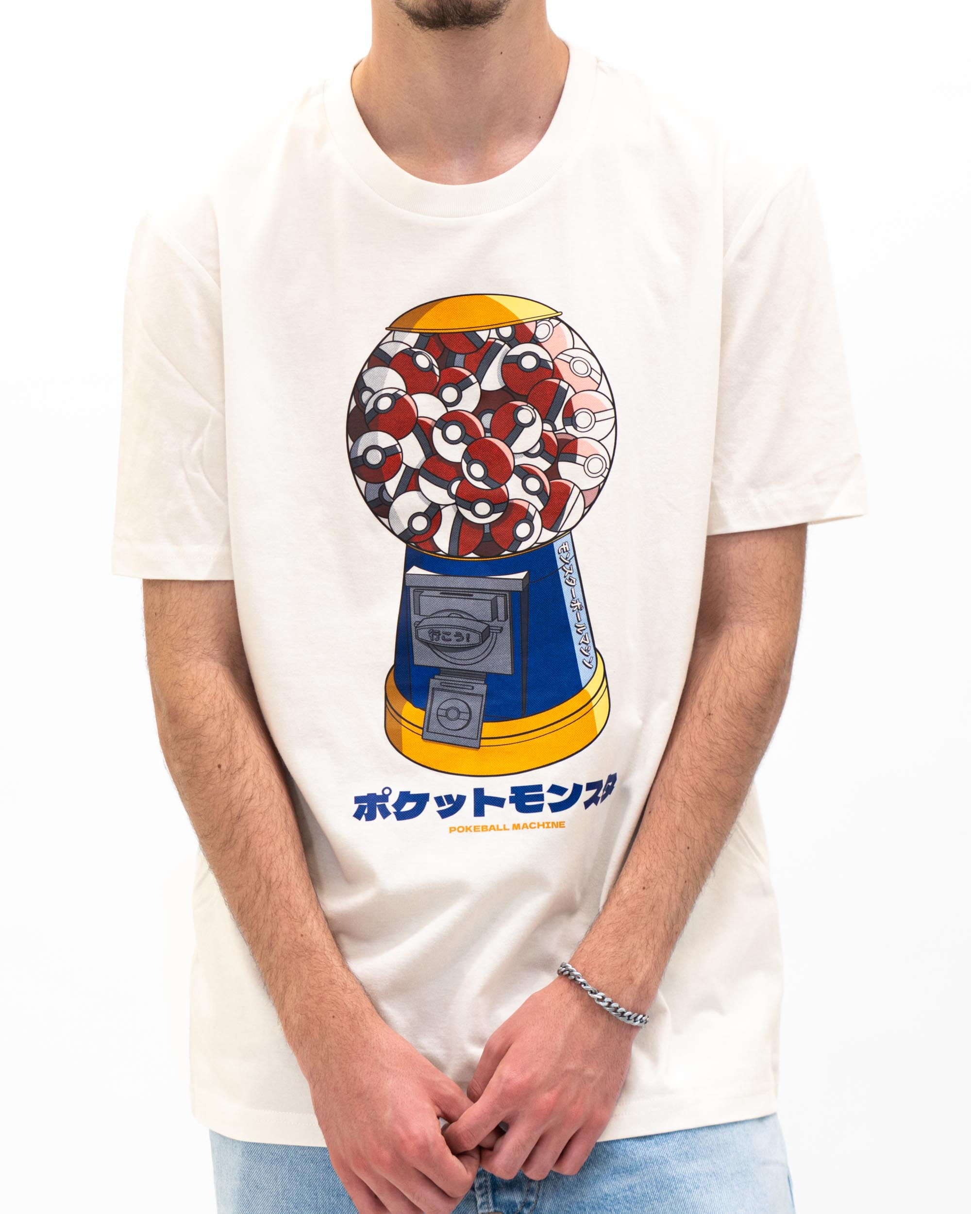 T-shirt Distributeur de Pokéball de couleur Blanc cassé par Rafa Gomes