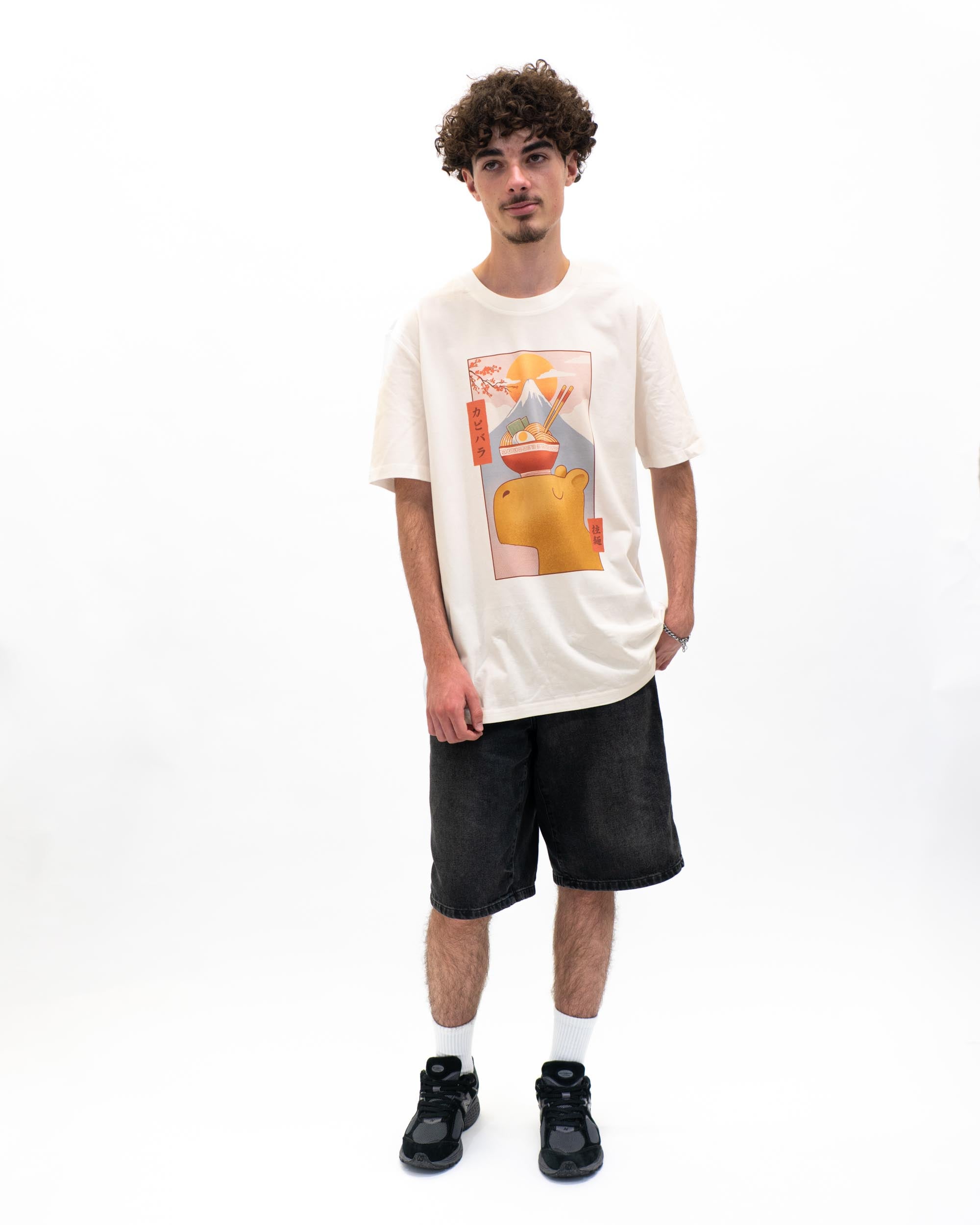 T-shirt Capybara Ukiyo-E de couleur Blanc cassé par ppmid