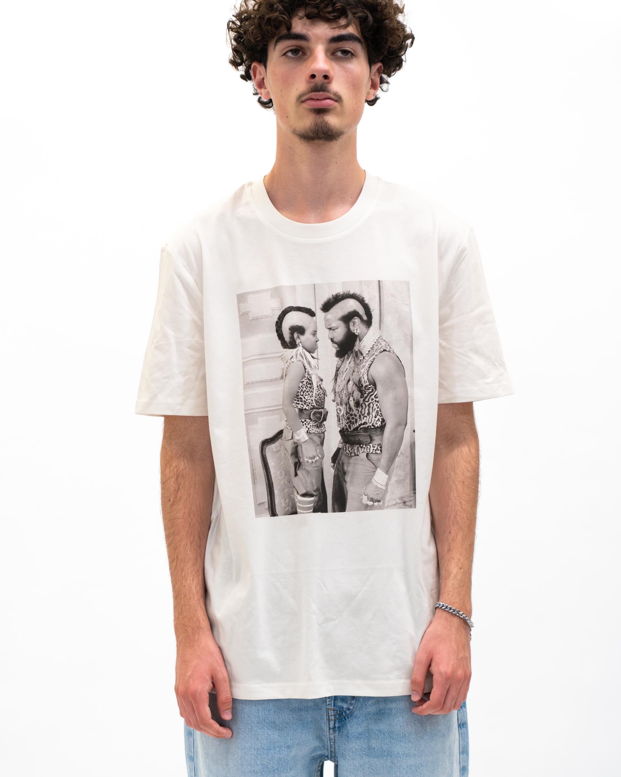 T-shirt Arnold & Barracuda de couleur Blanc cassé